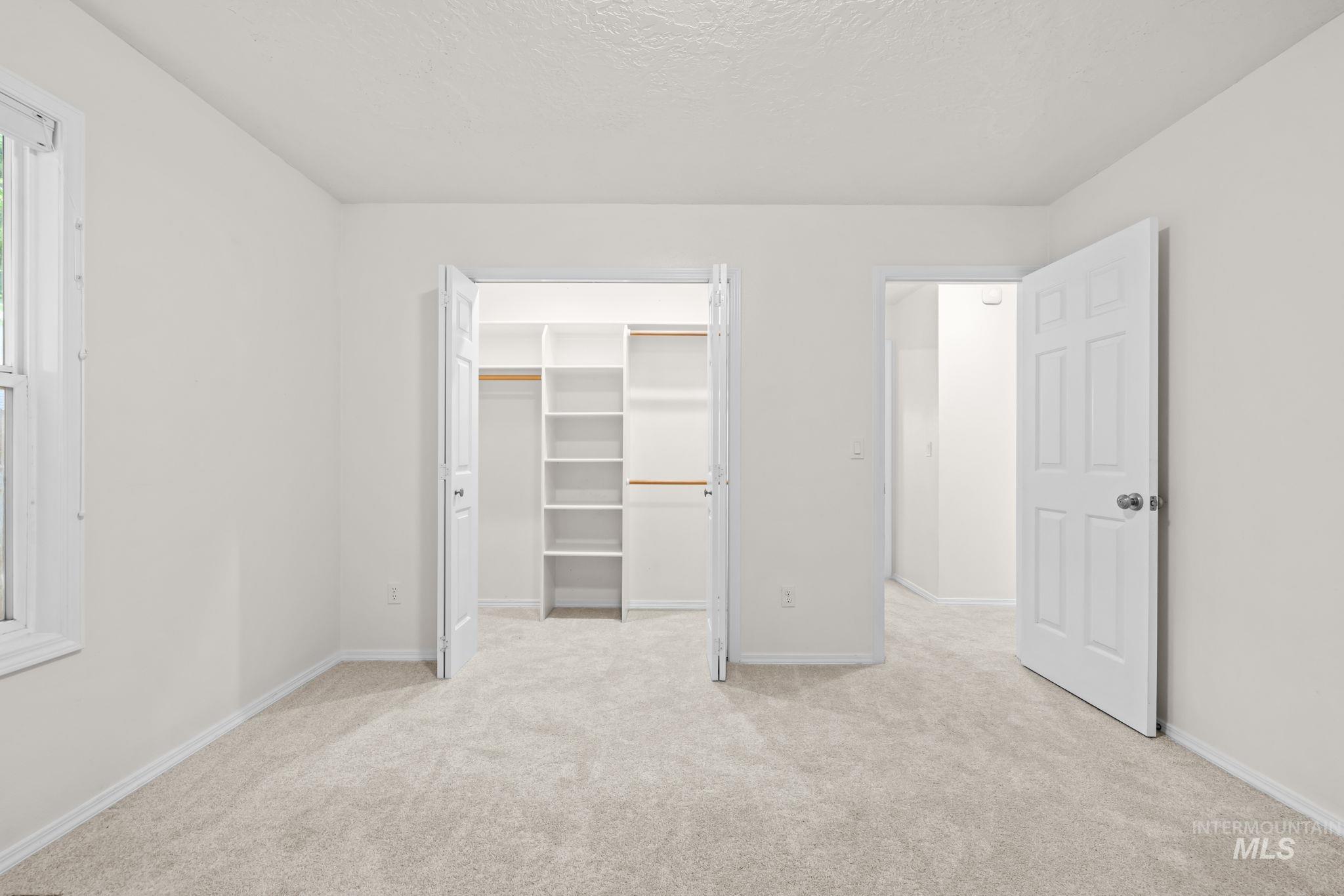 4914 N Point Place Property Photo 23
