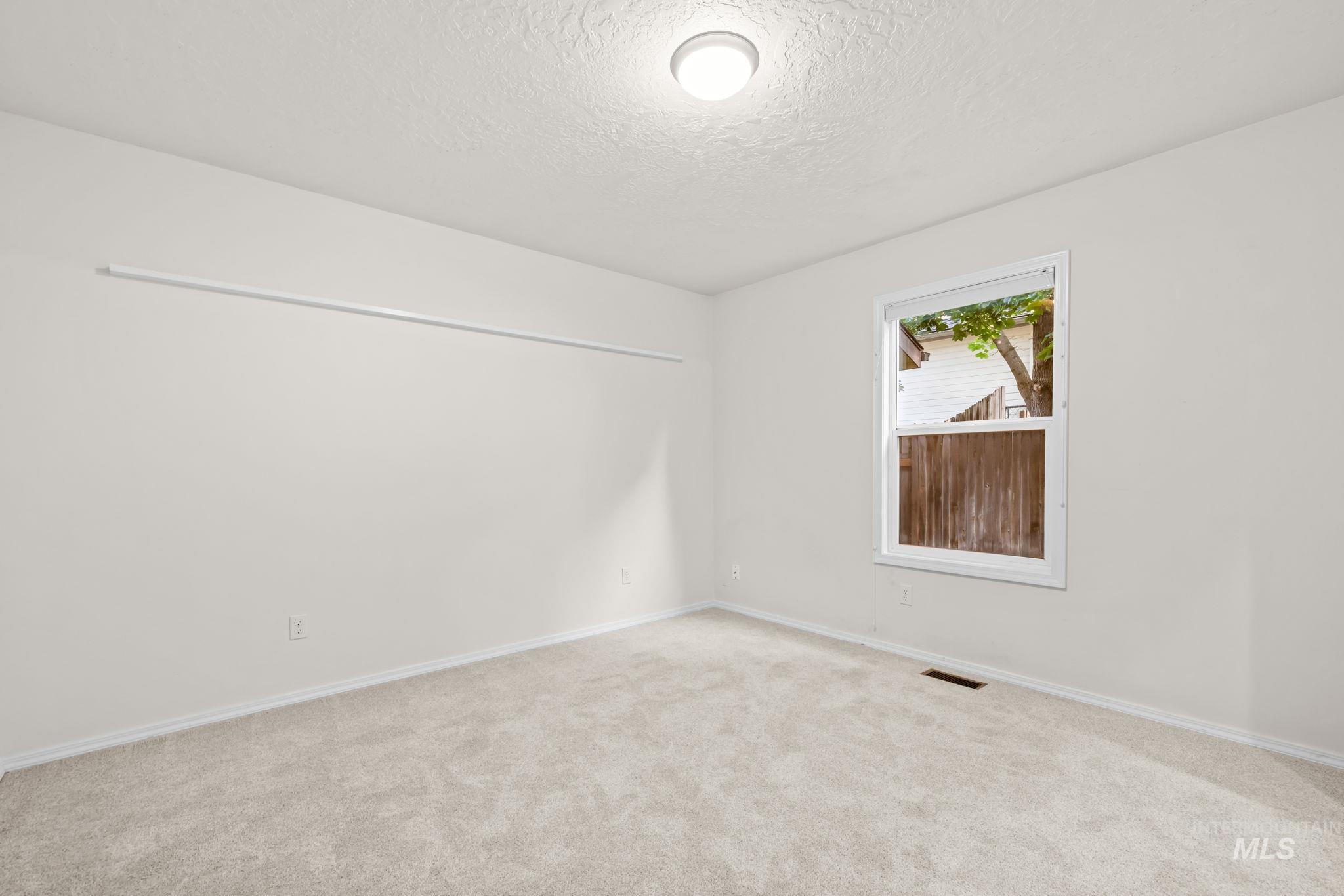 4914 N Point Place Property Photo 30