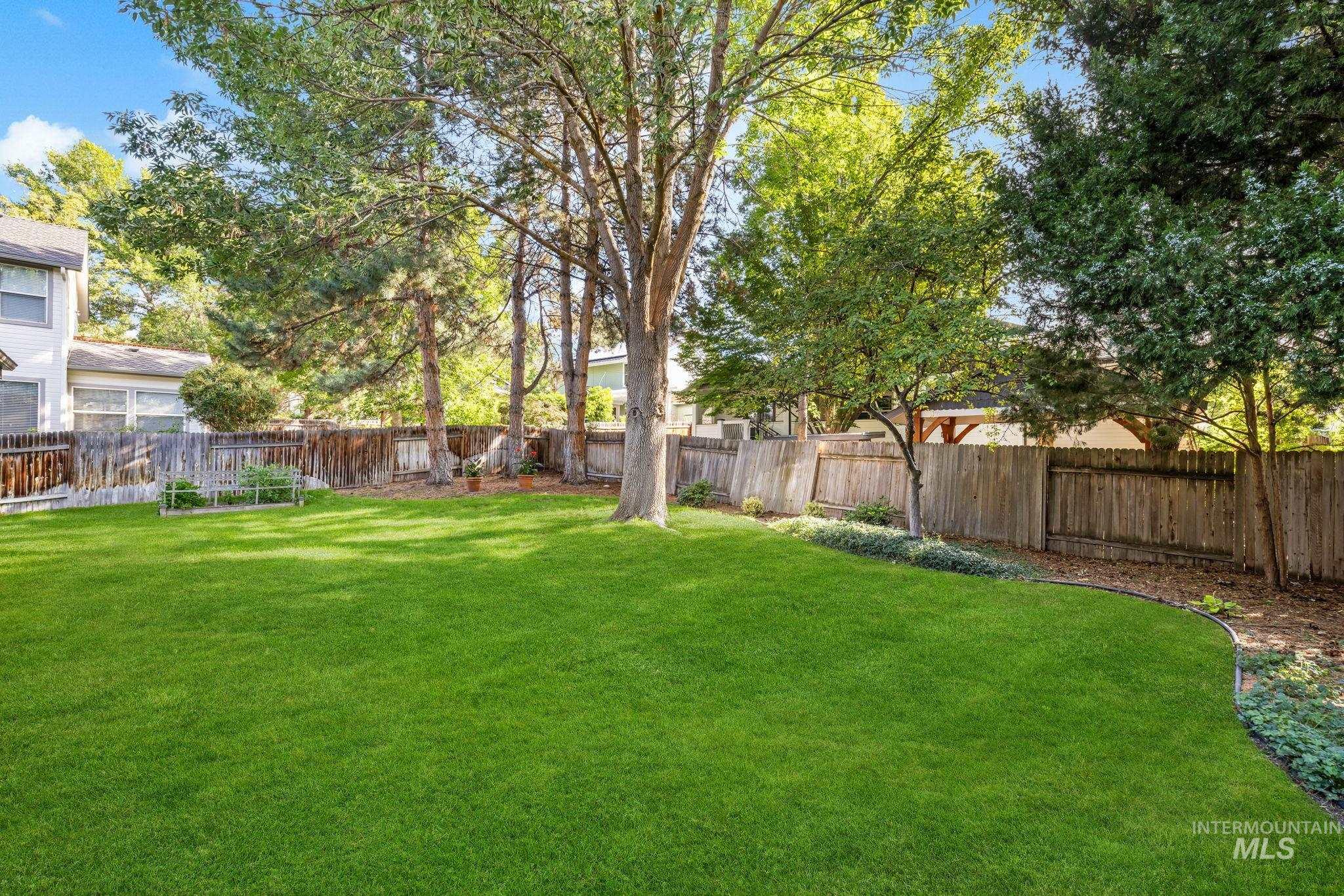 4914 N Point Place Property Photo 36