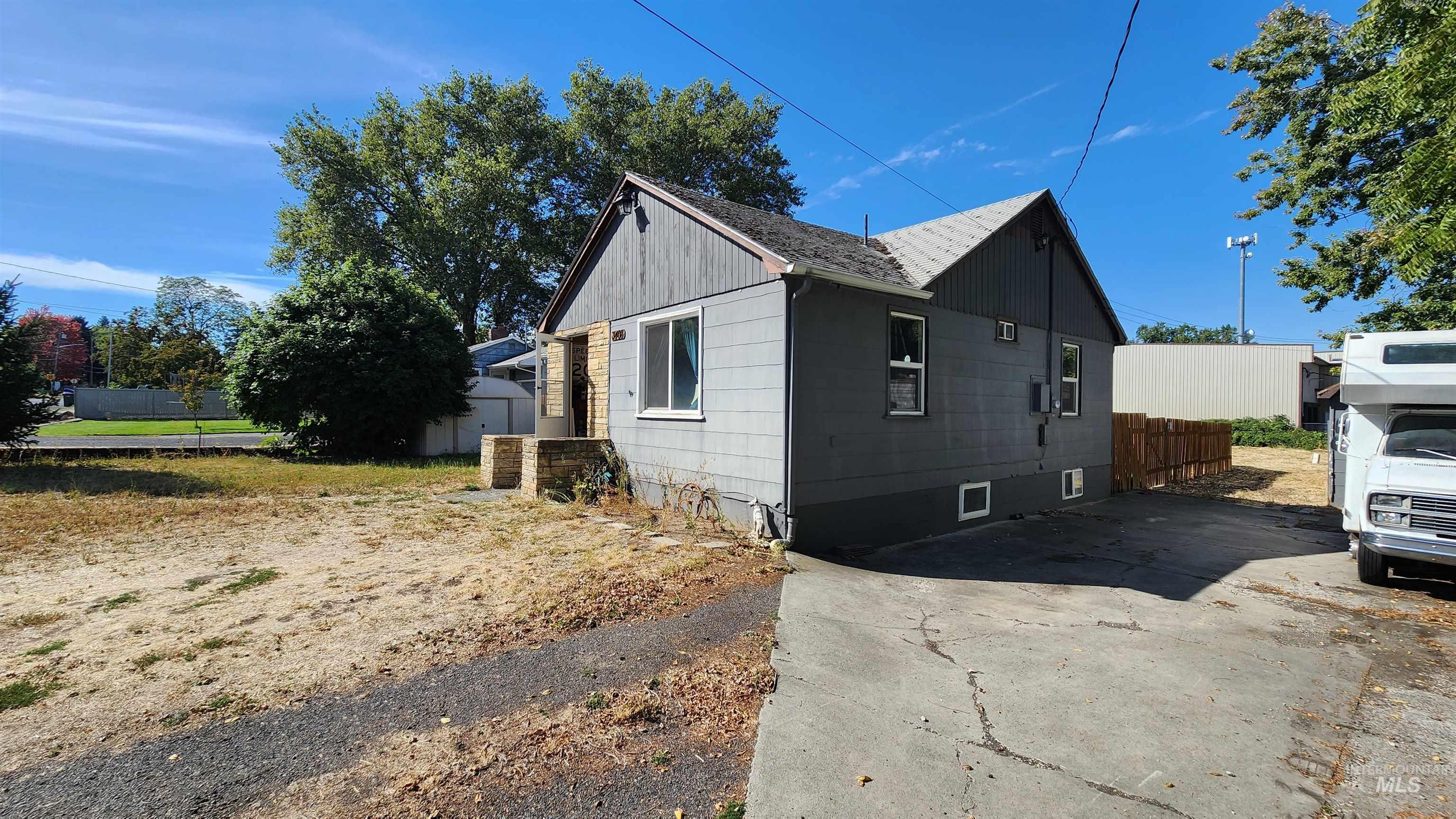 3408 11th Street Property Photo 2