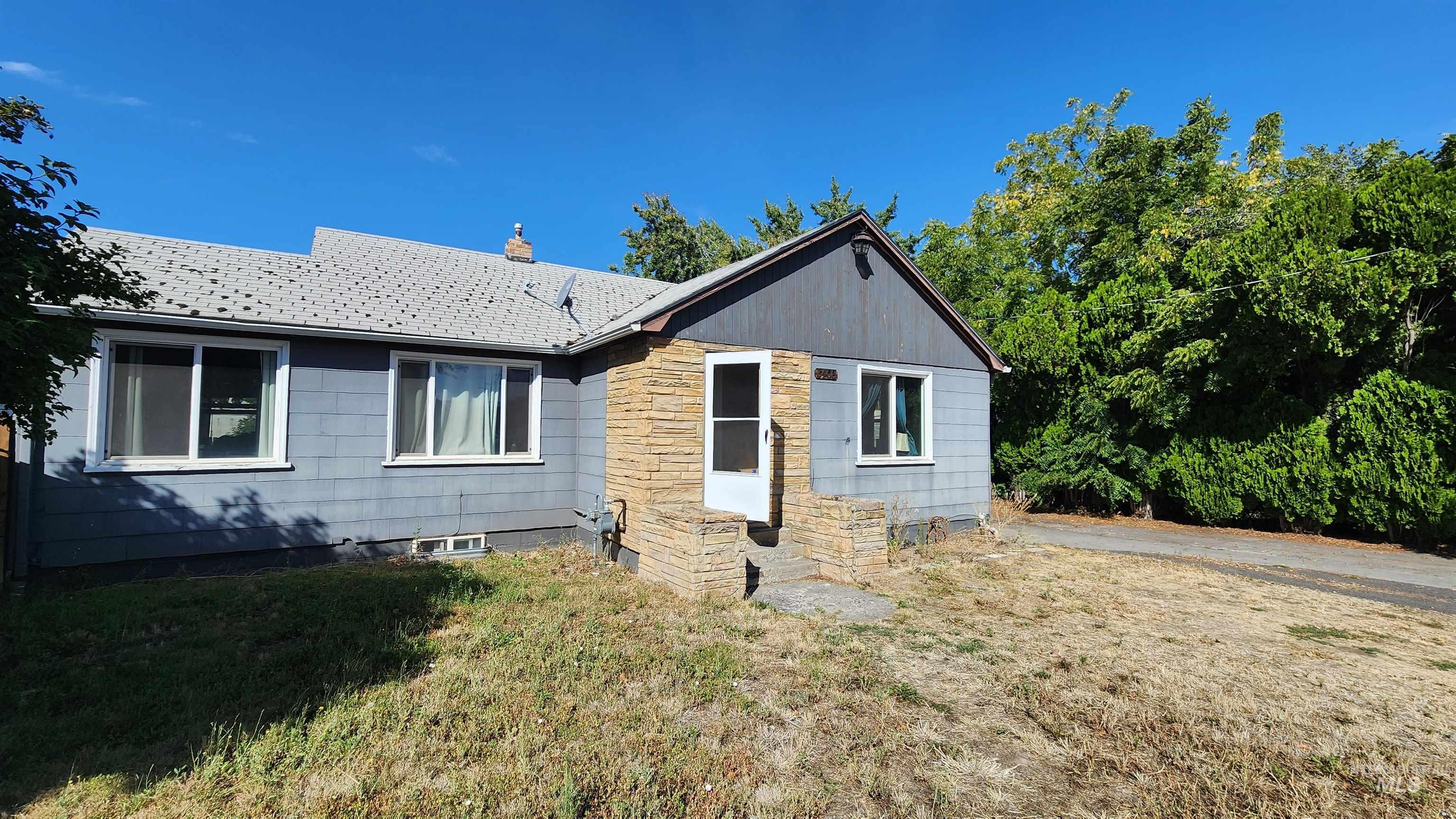 3408 11th Street Property Photo 3