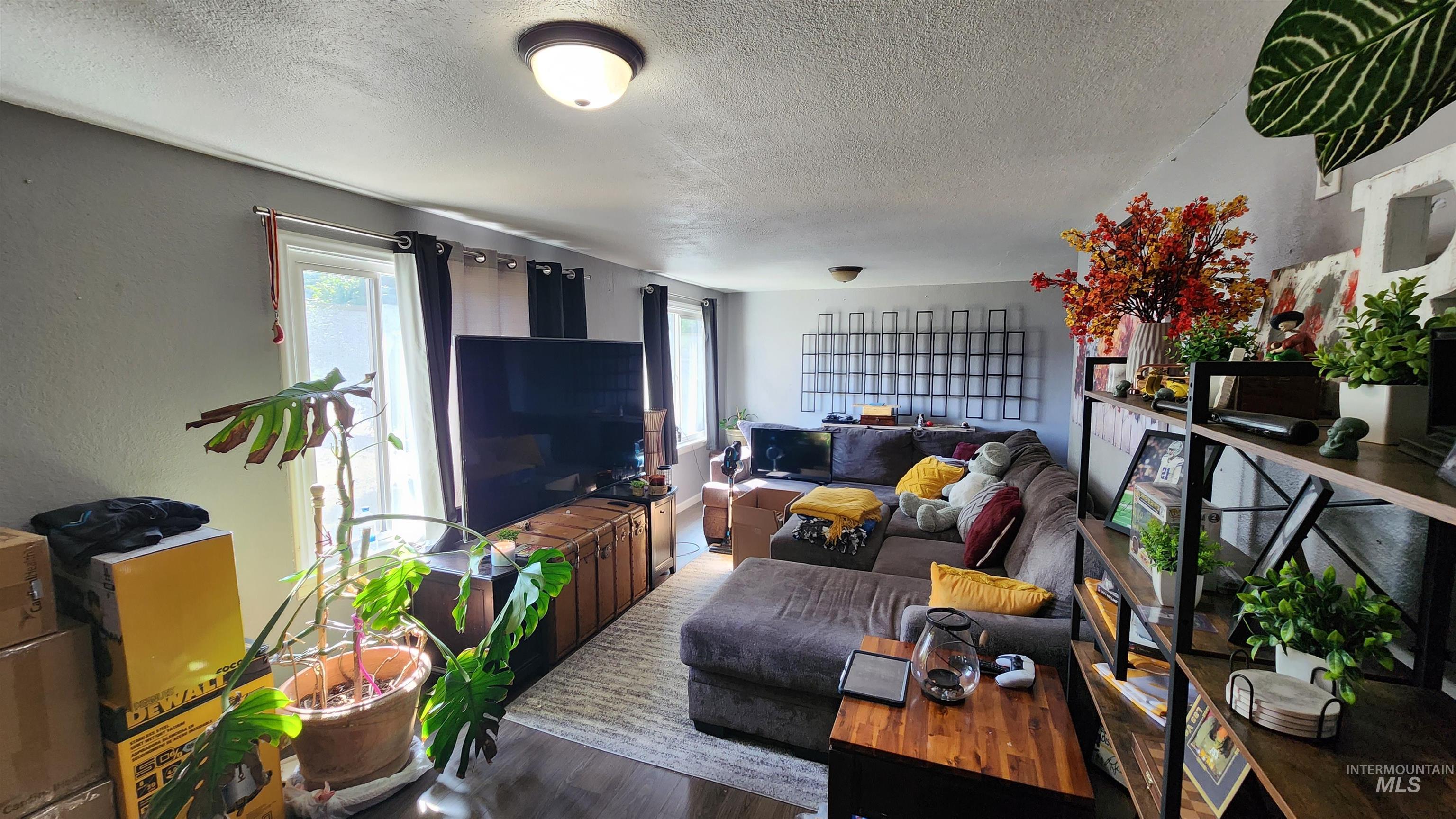 3408 11th Street Property Photo 4