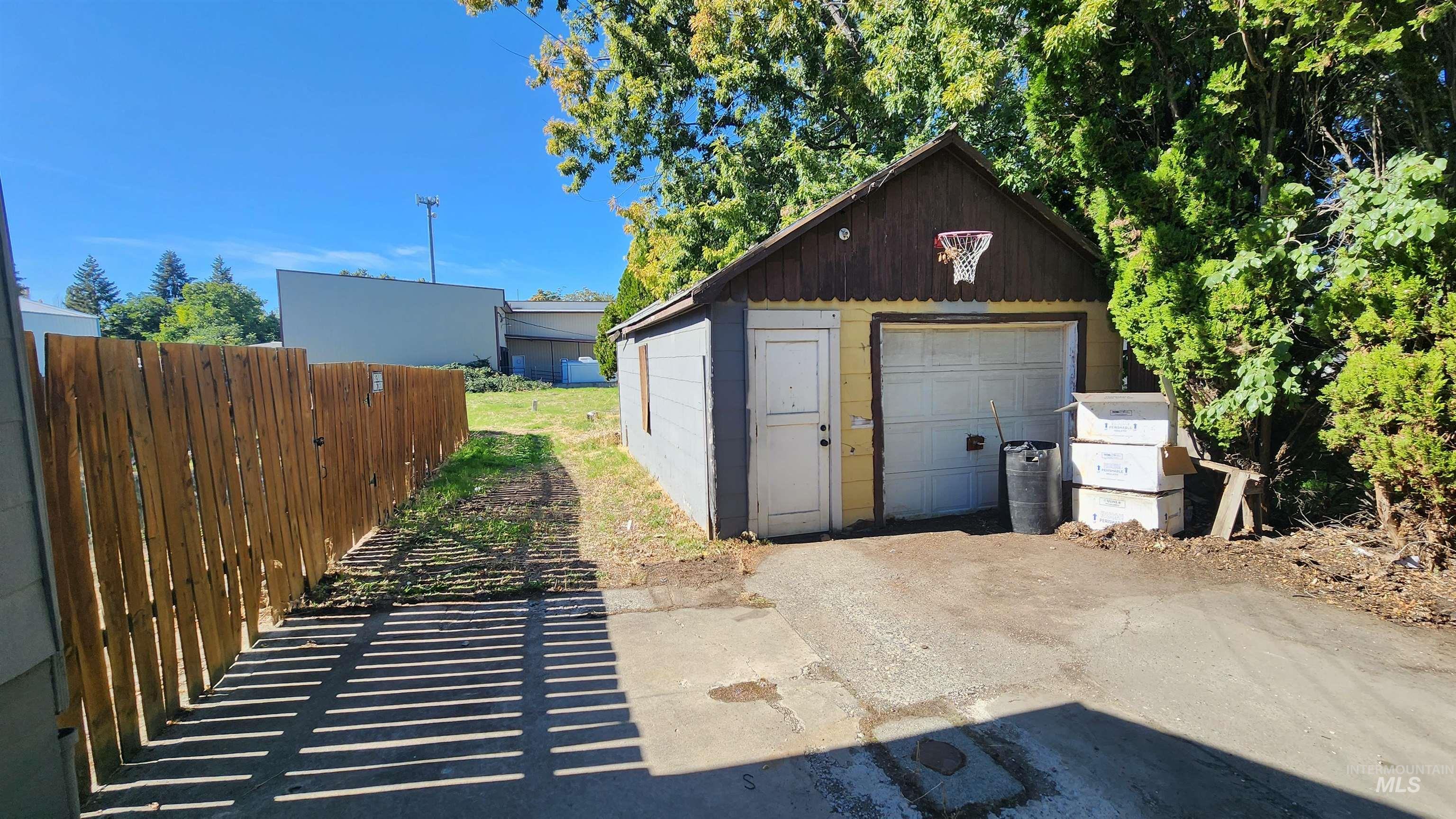 3408 11th Street Property Photo 31