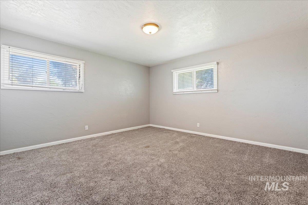 2519 E Homedale Rd Property Photo 10