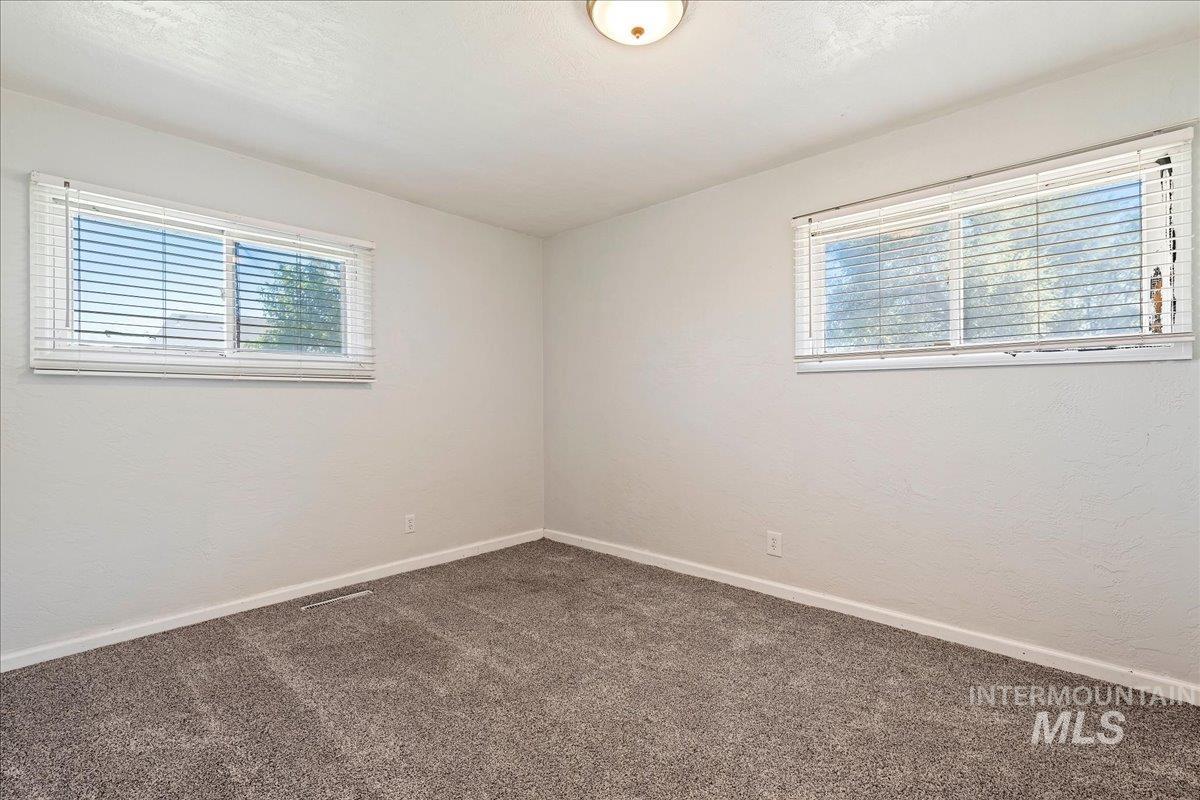2519 E Homedale Rd Property Photo 11