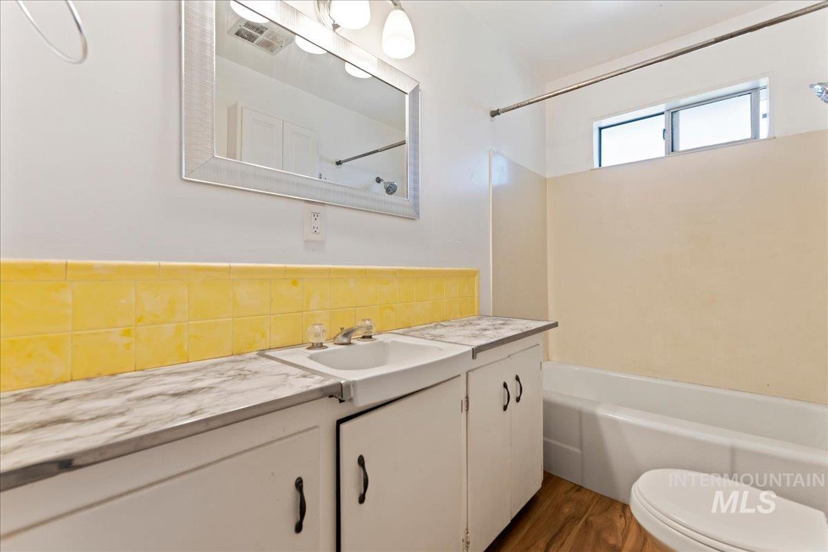 2519 E Homedale Rd Property Photo 12