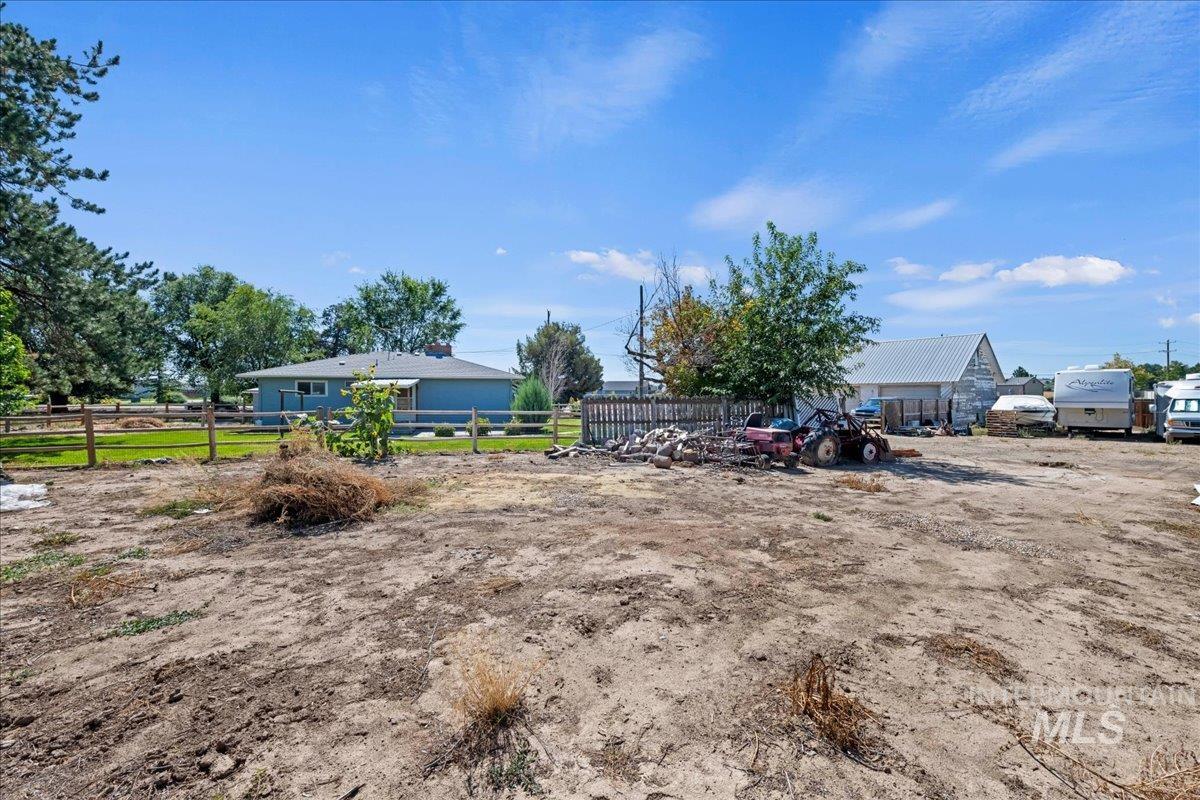 2519 E Homedale Rd Property Photo 20