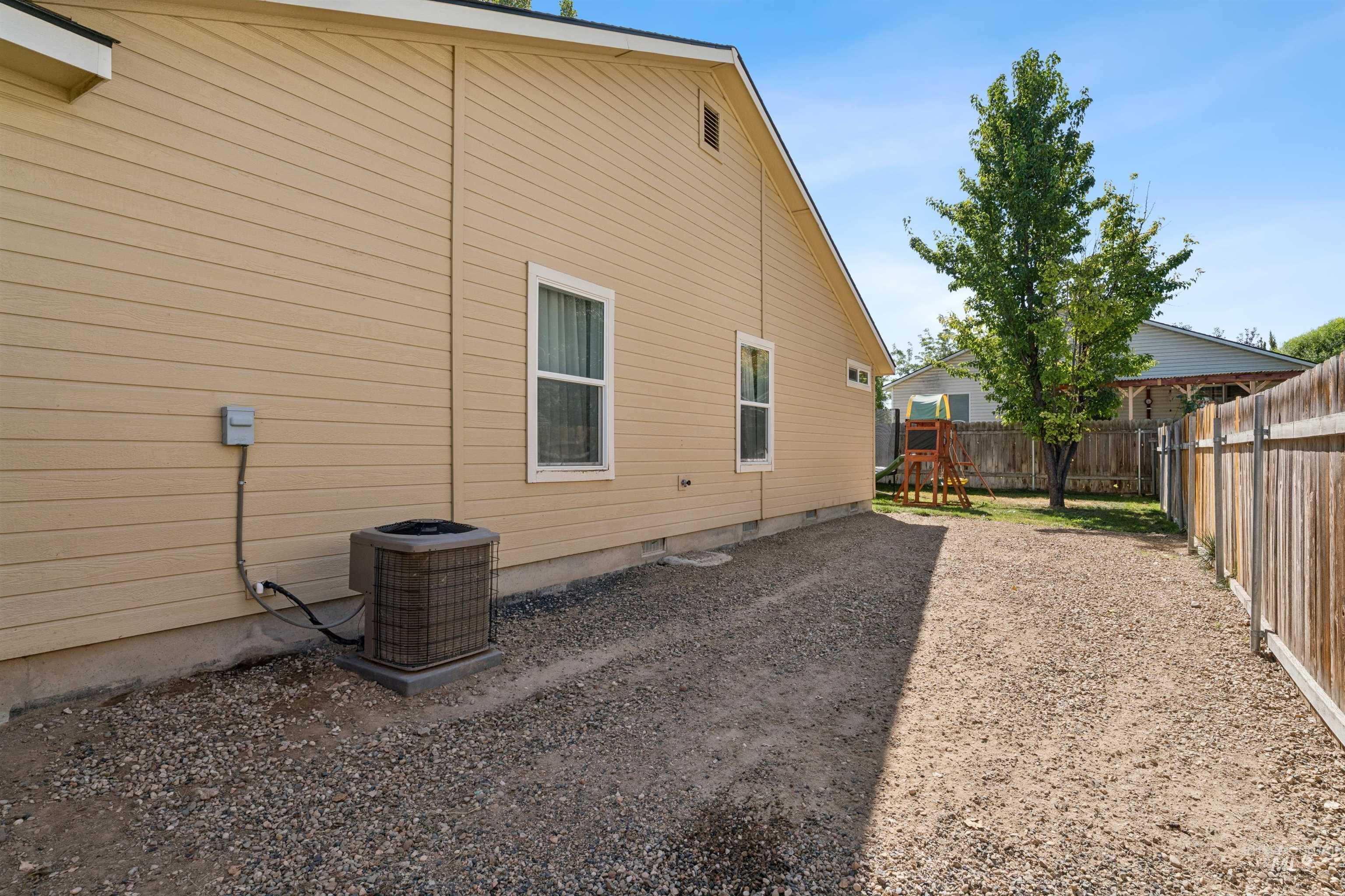 11883 Tidewater Street Property Photo 32