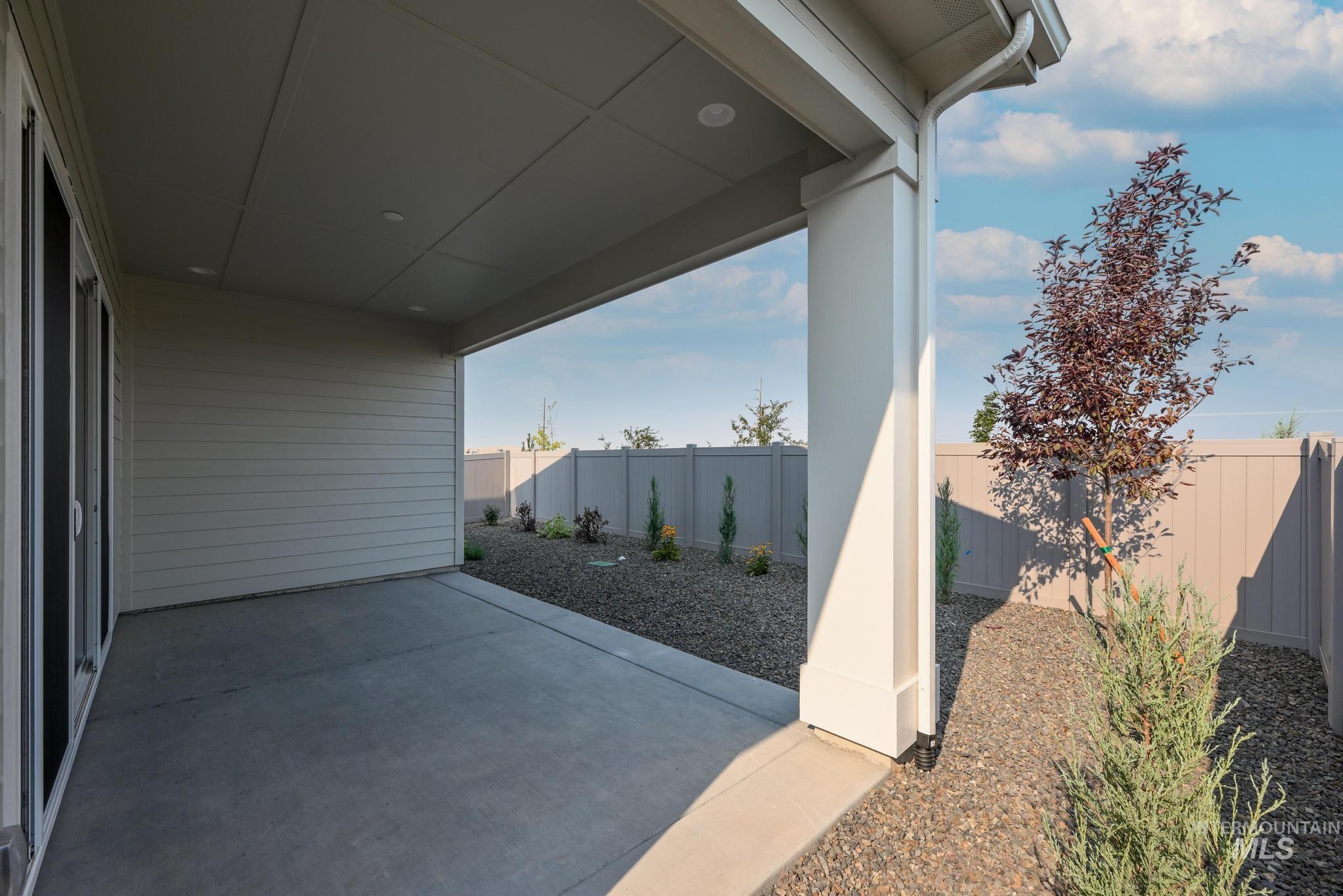 2610 N Leatherwood Ave Property Photo 18