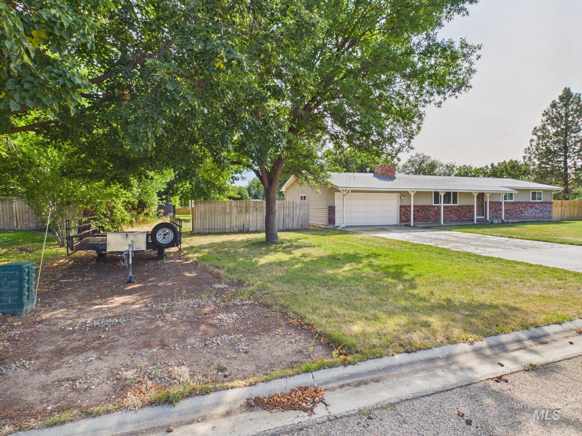 9111 W Teakwood Dr Property Photo 2