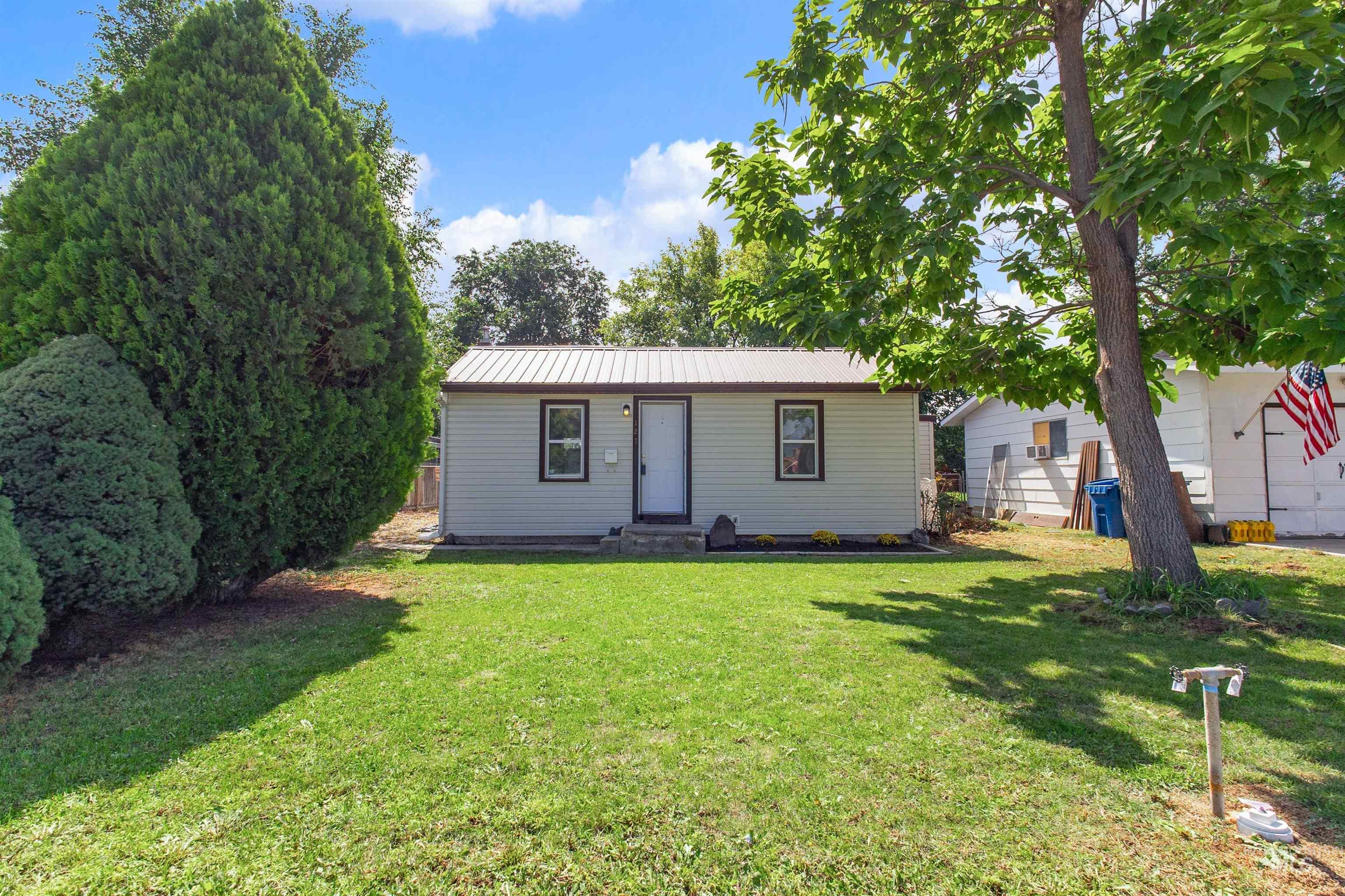 127 Shoshone Ave Property Photo 1