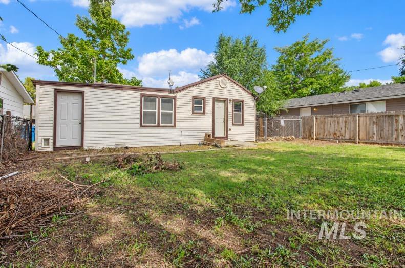 127 Shoshone Ave Property Photo 2