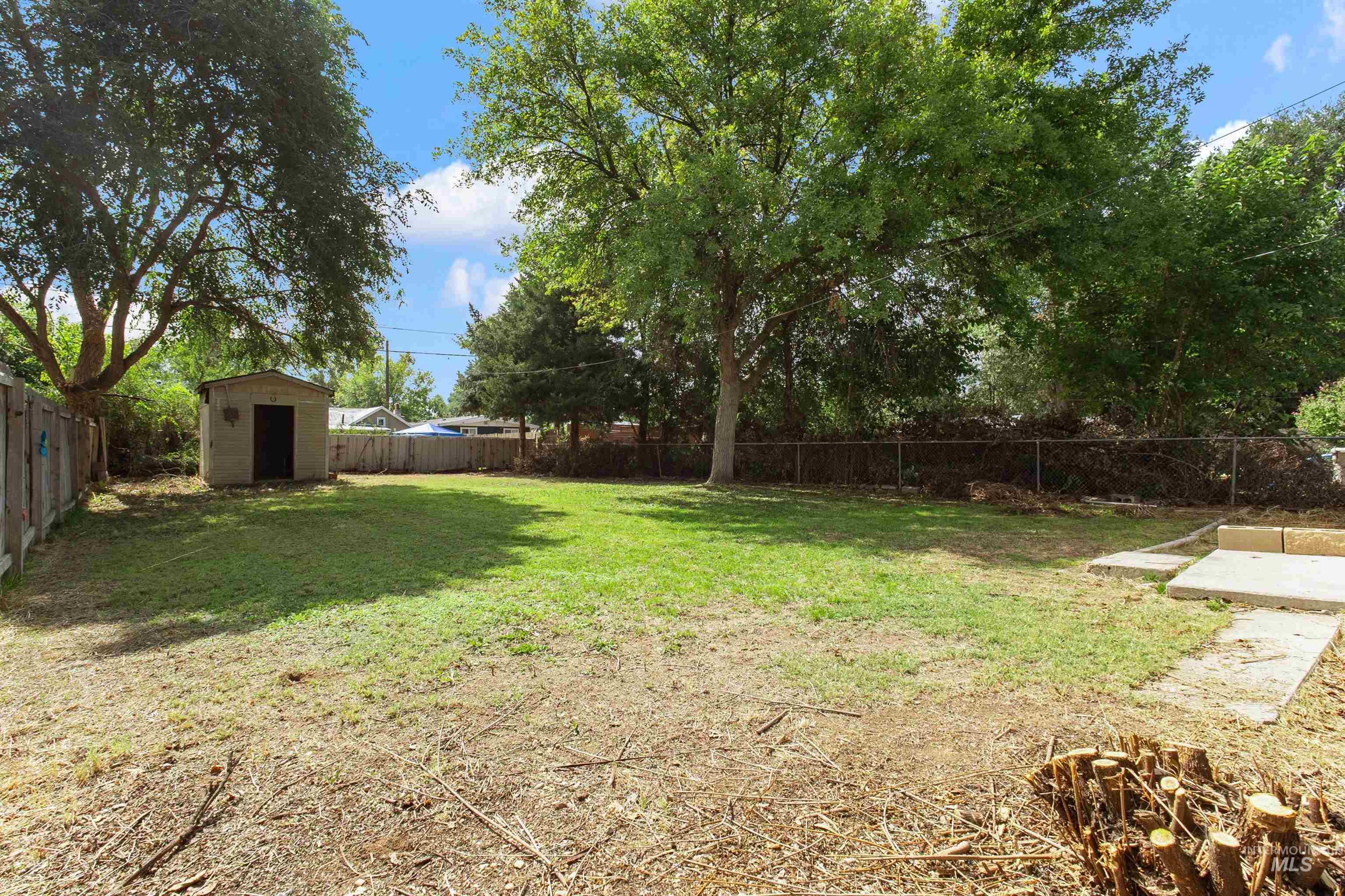 127 Shoshone Ave Property Photo 4