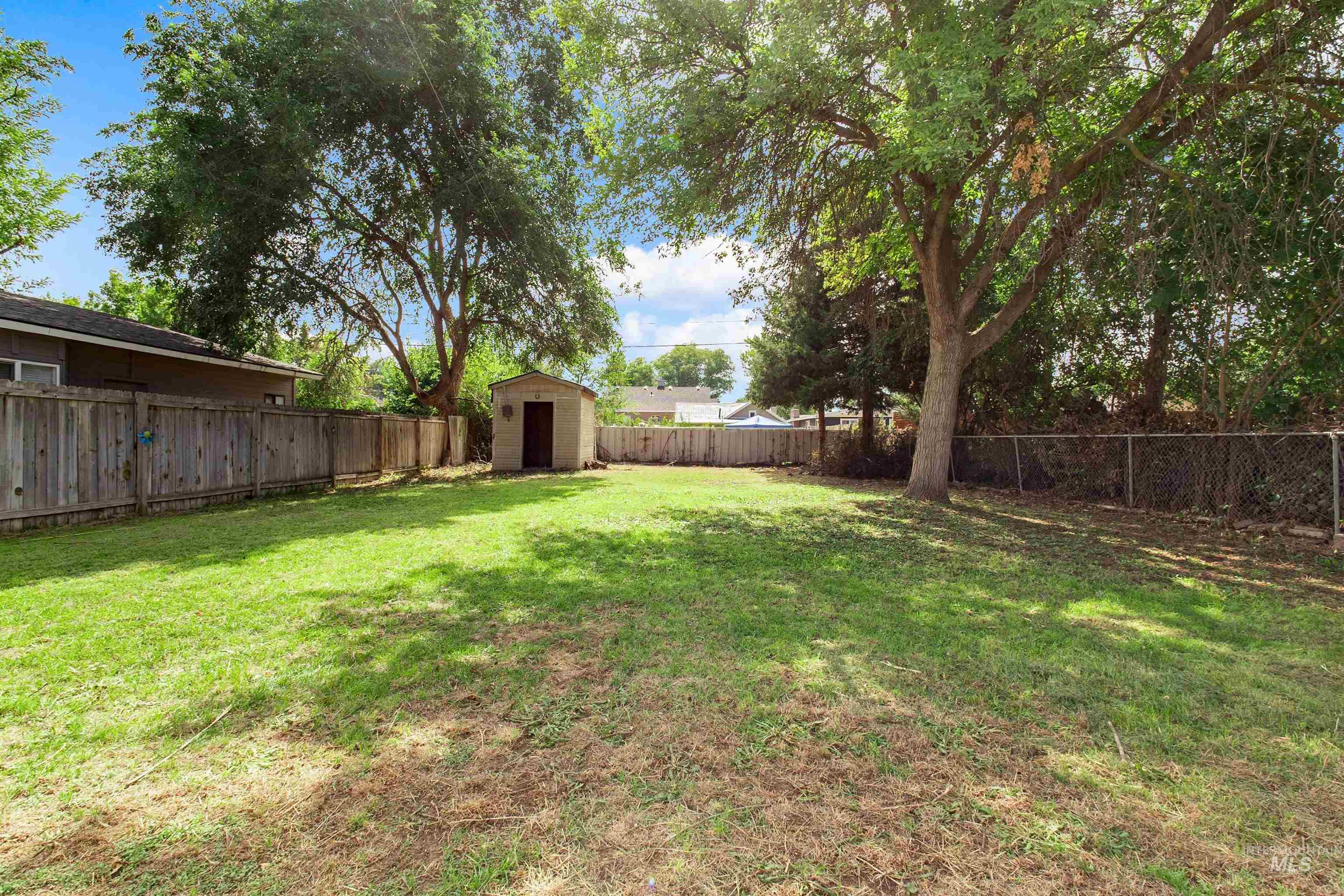 127 Shoshone Ave Property Photo 5