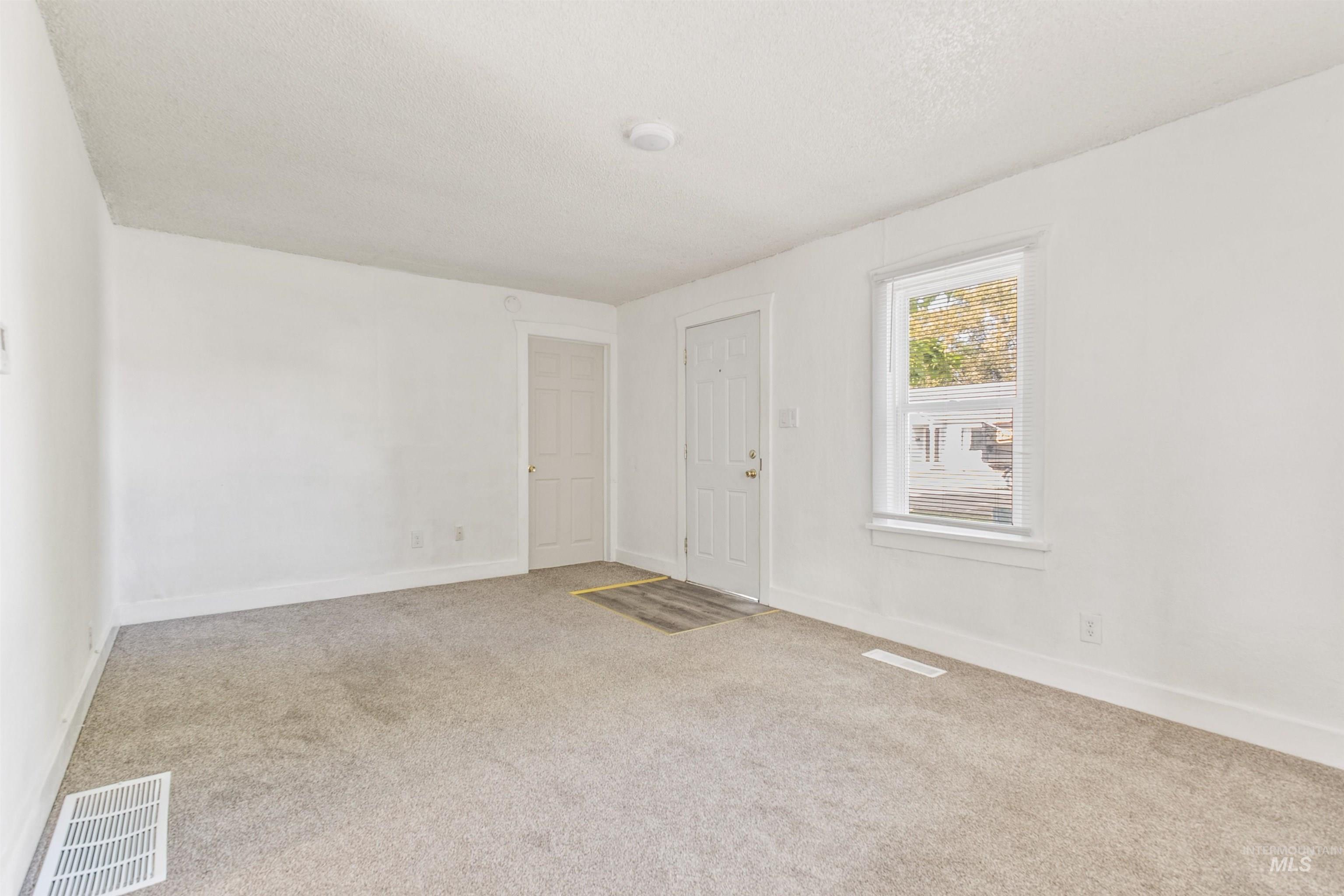 127 Shoshone Ave Property Photo 20