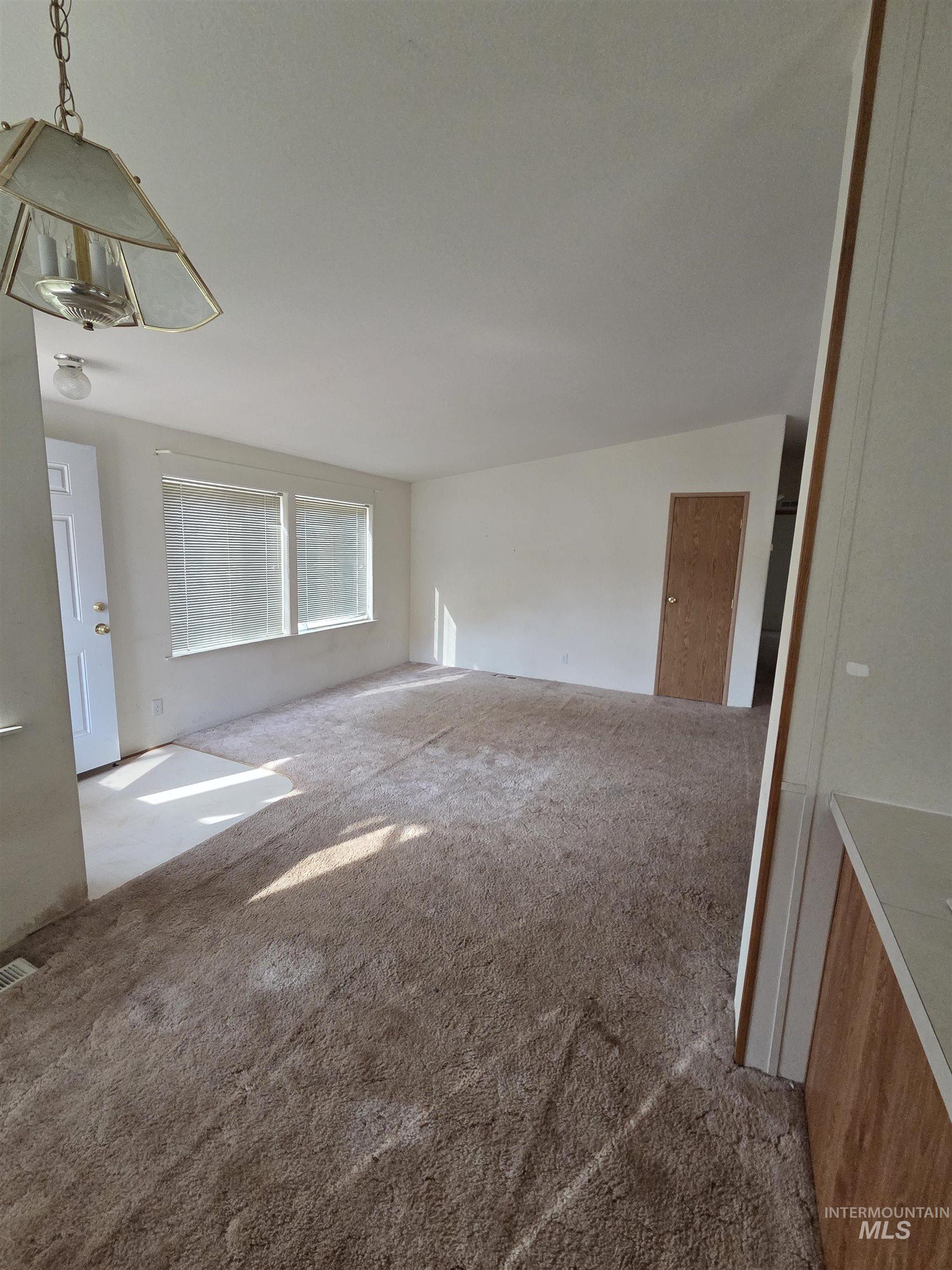 2130 Pataha Street Property Photo 4