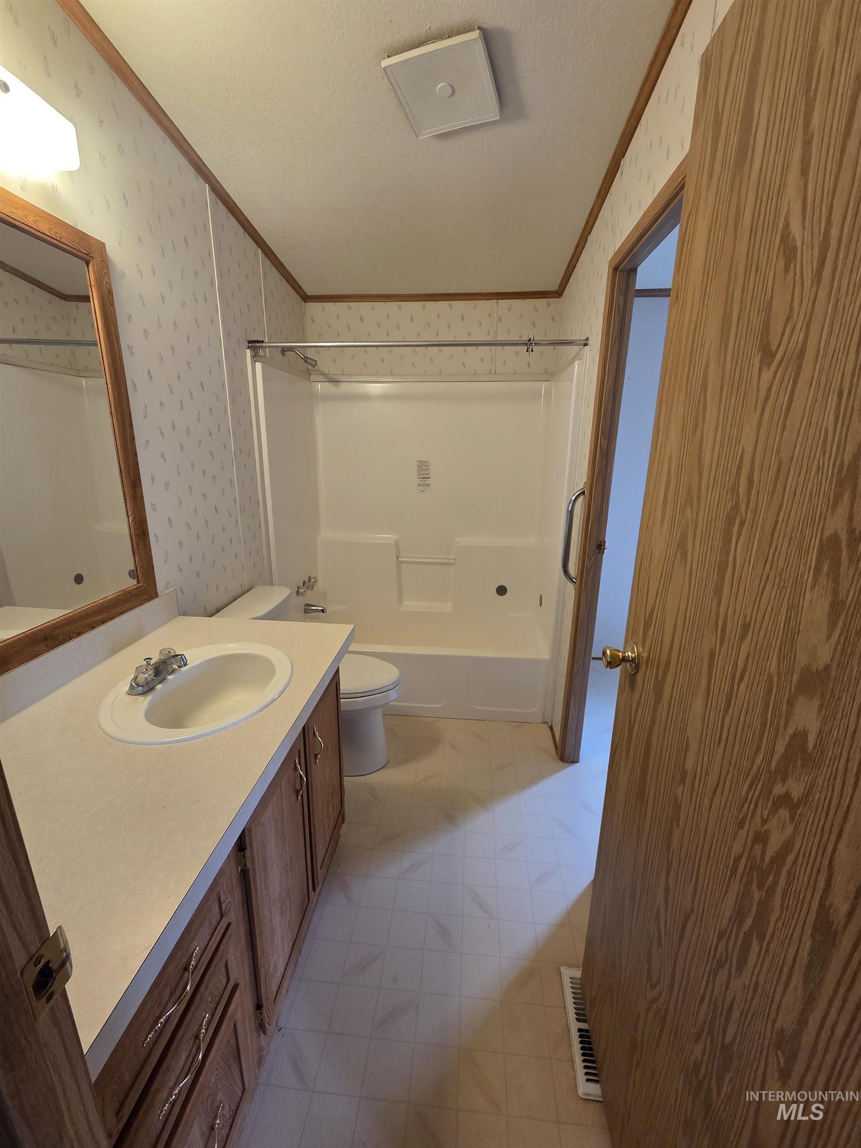 2130 Pataha Street Property Photo 11