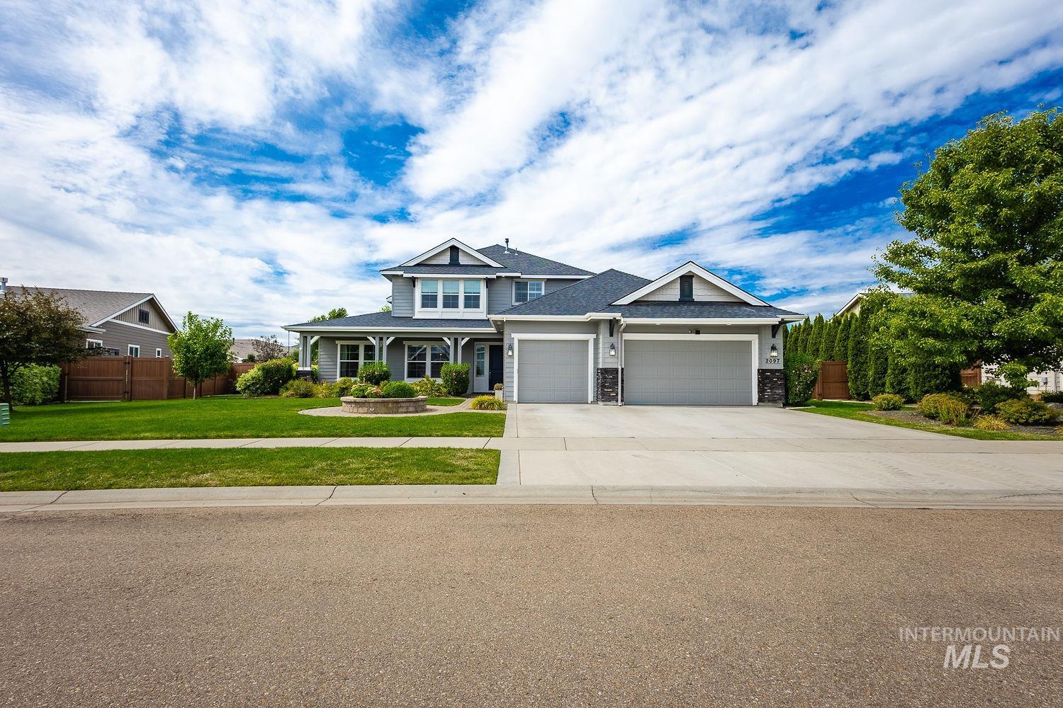 2097 N World Cup Way Property Photo 4