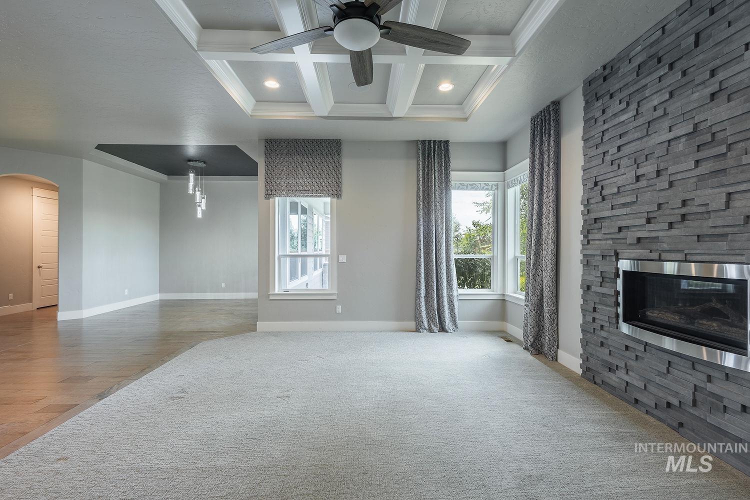 2097 N World Cup Way Property Photo 6
