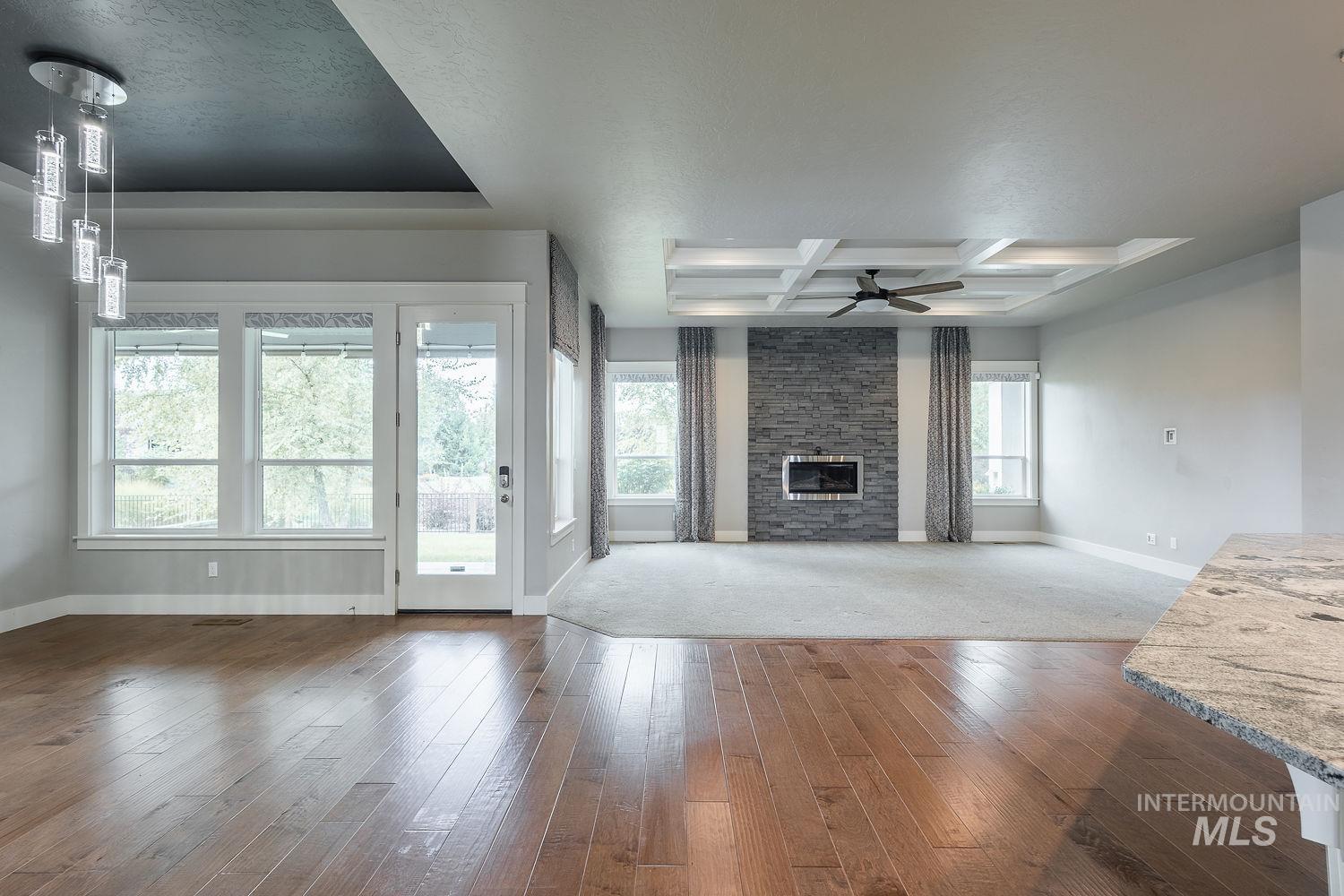 2097 N World Cup Way Property Photo 9