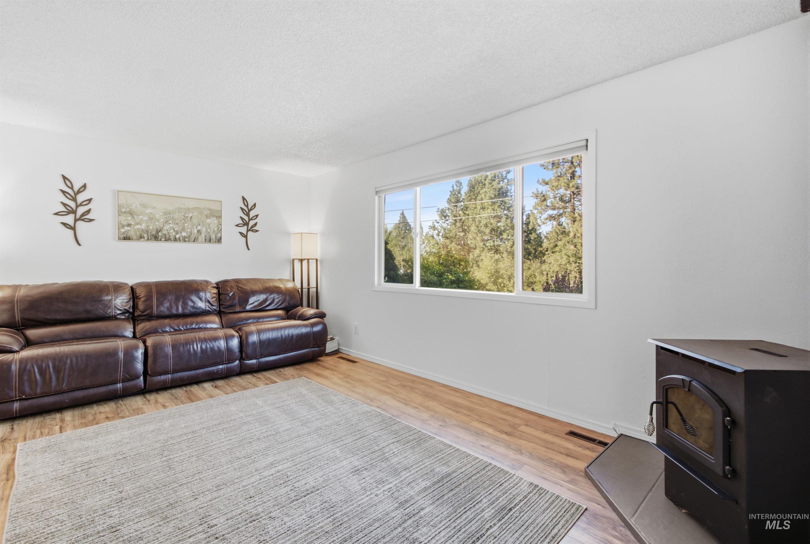 132 Mary Street Property Photo 6