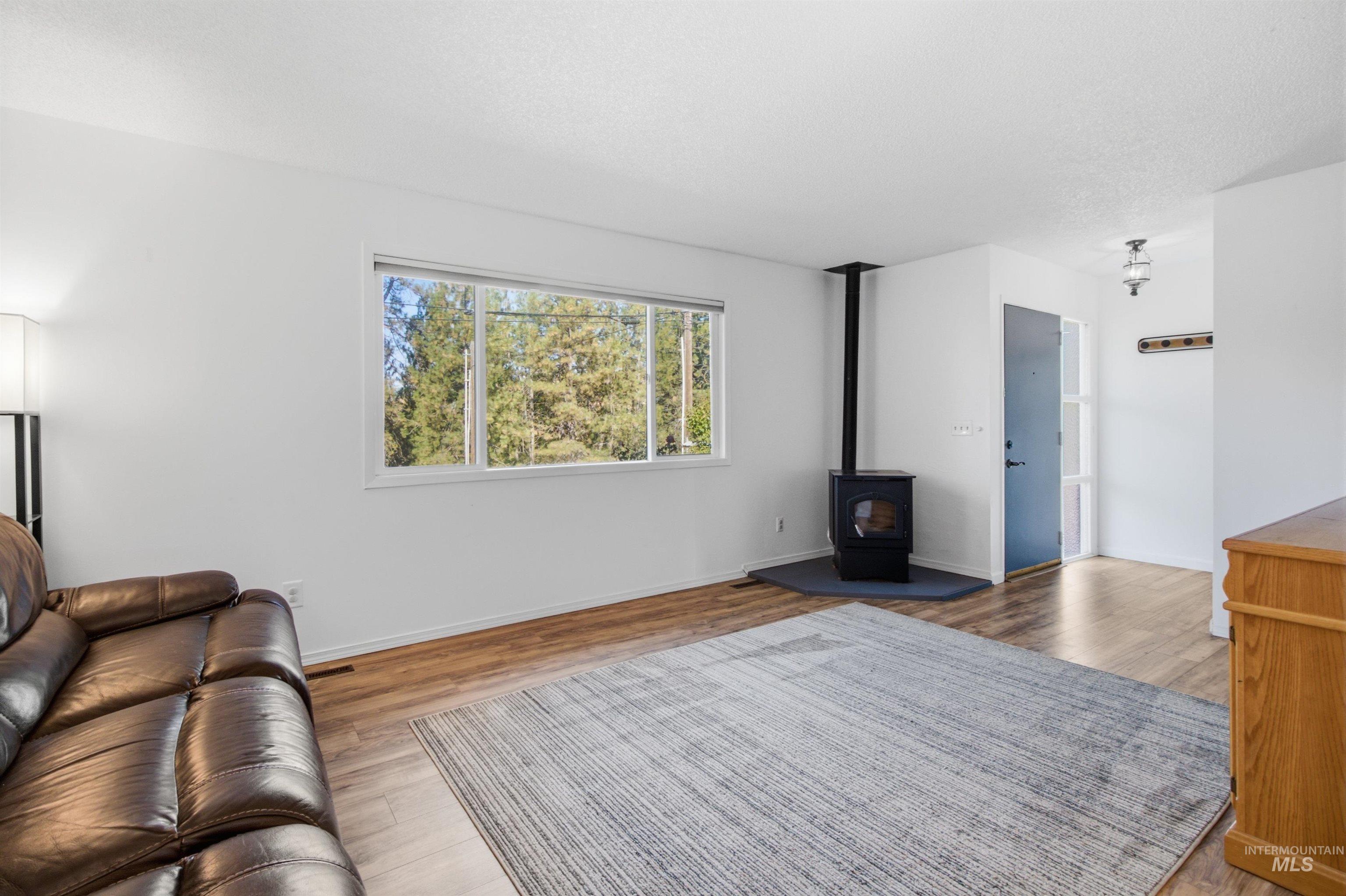 132 Mary Street Property Photo 9