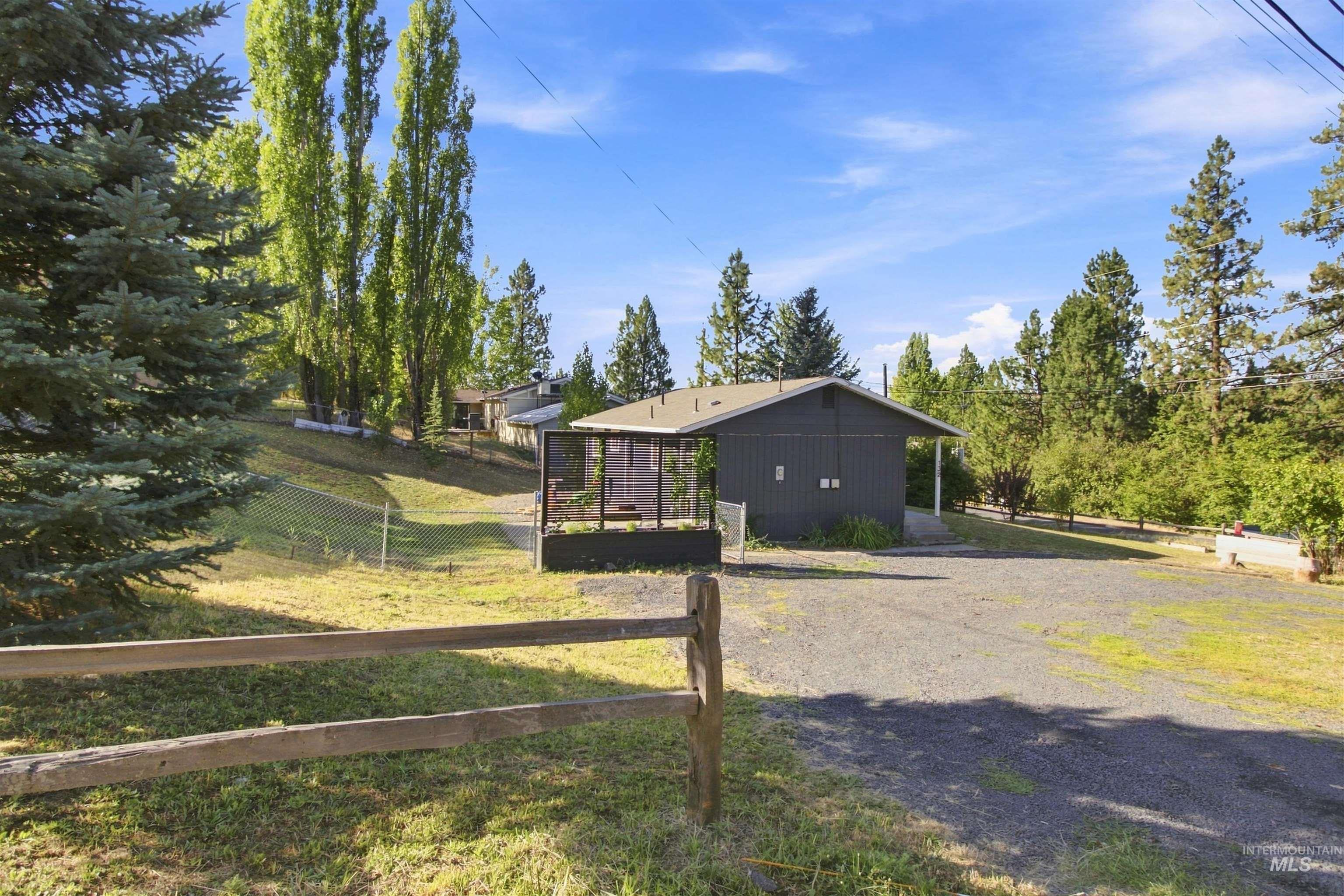 132 Mary Street Property Photo 30