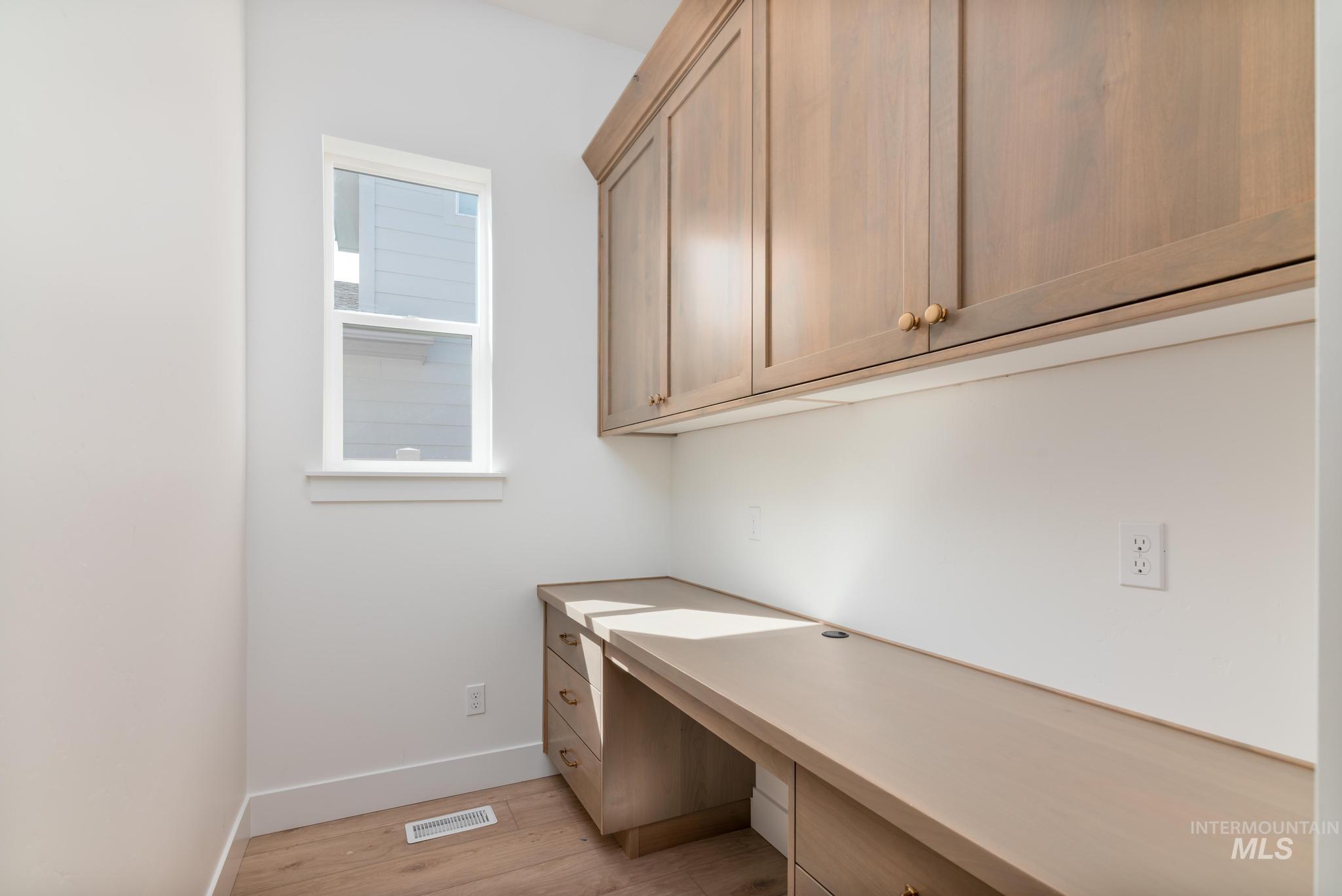 2712 N Leatherwood Ave Property Photo 10