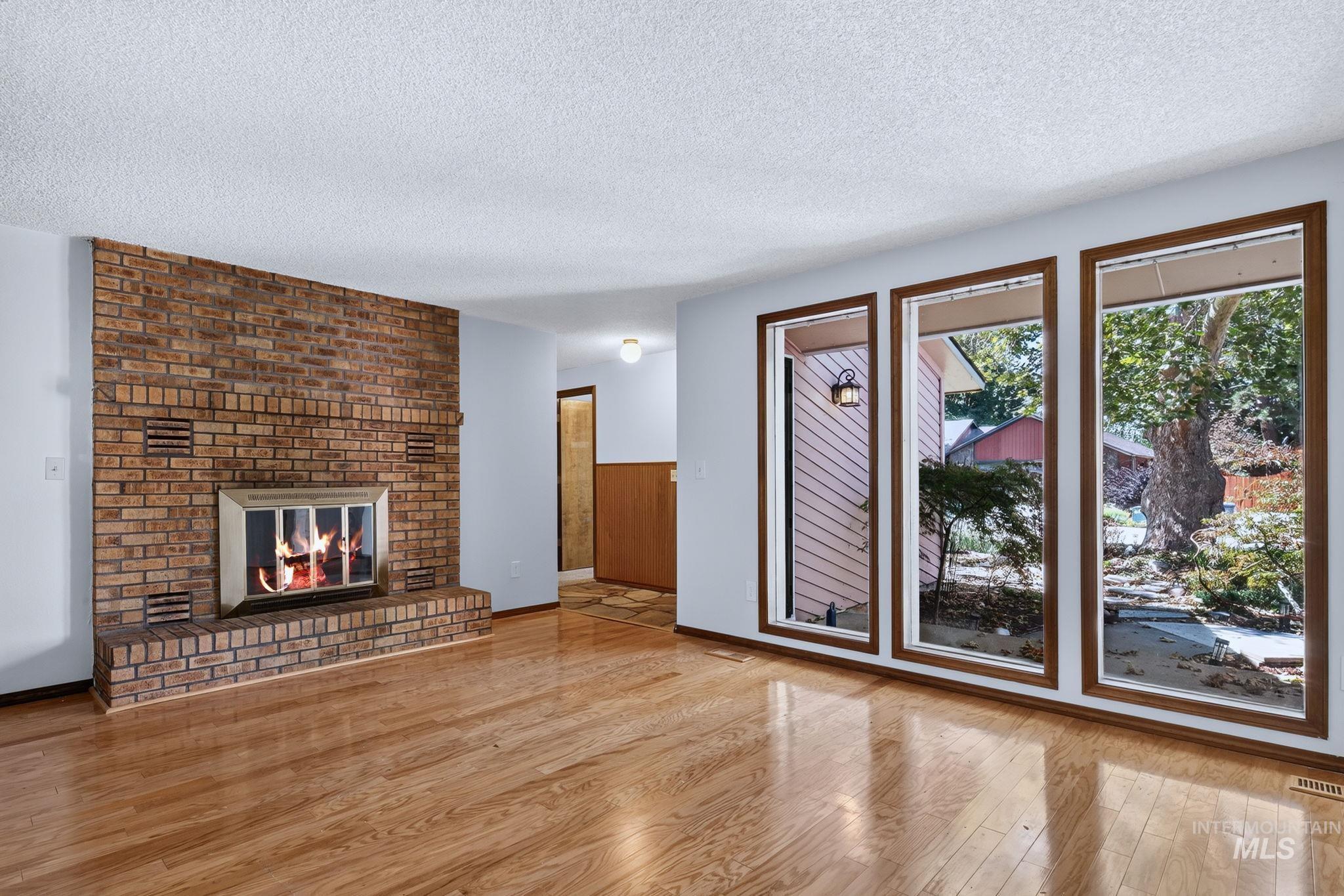 4026 S Law Ave Property Photo 4