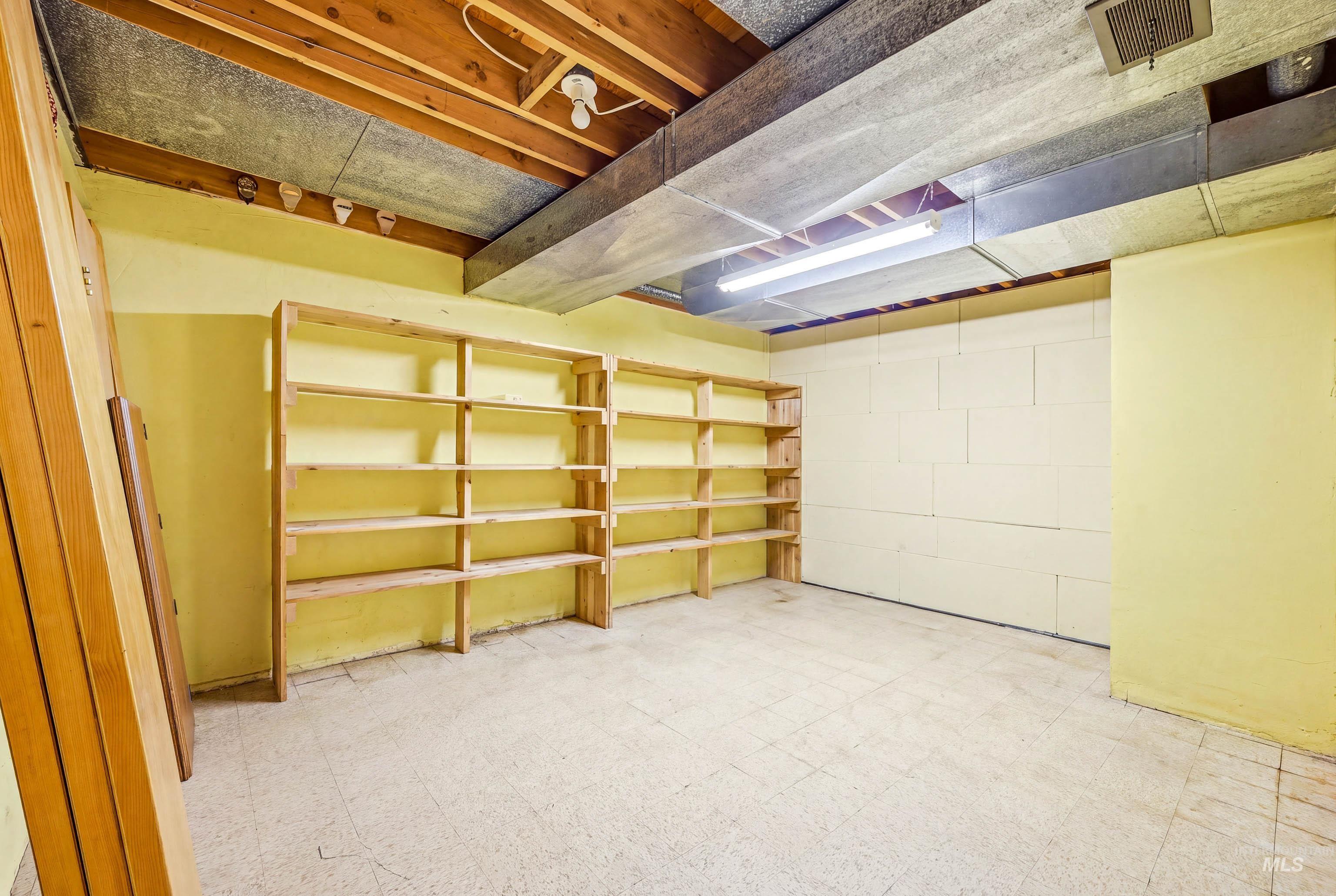 1140 Evergreen Rd. Property Photo 34