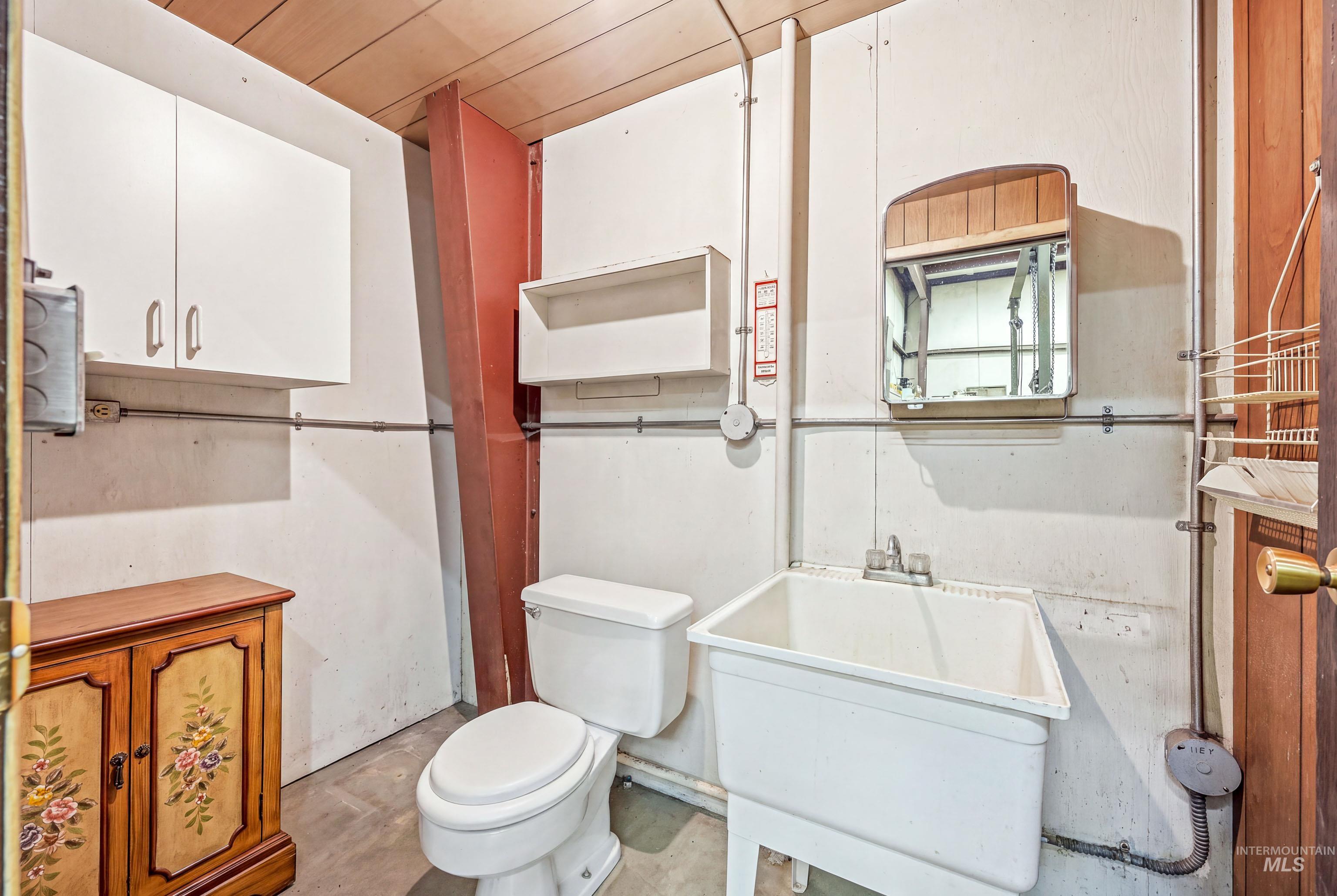 1140 Evergreen Rd. Property Photo 44
