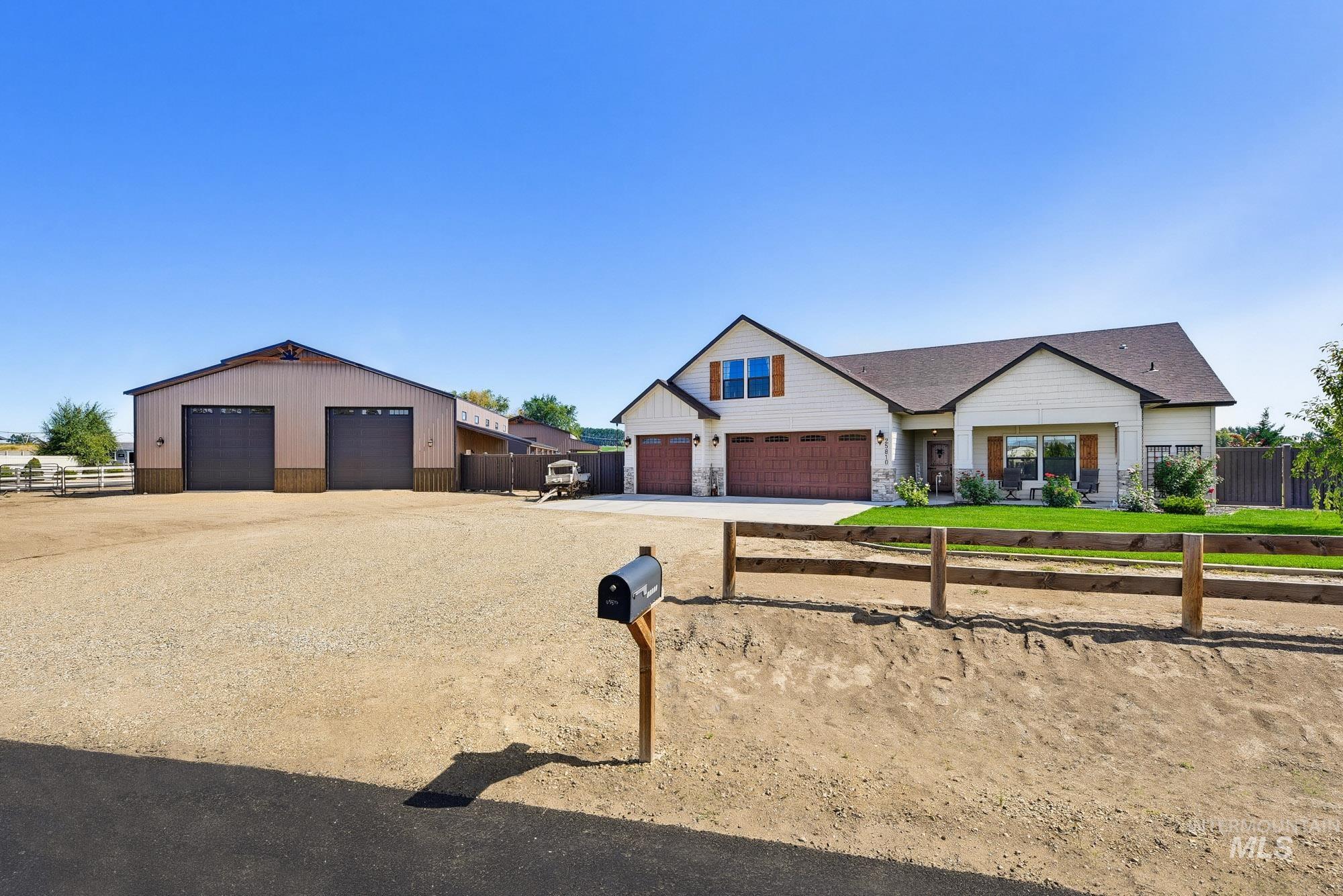 25810 Chandler Dr Property Photo 3