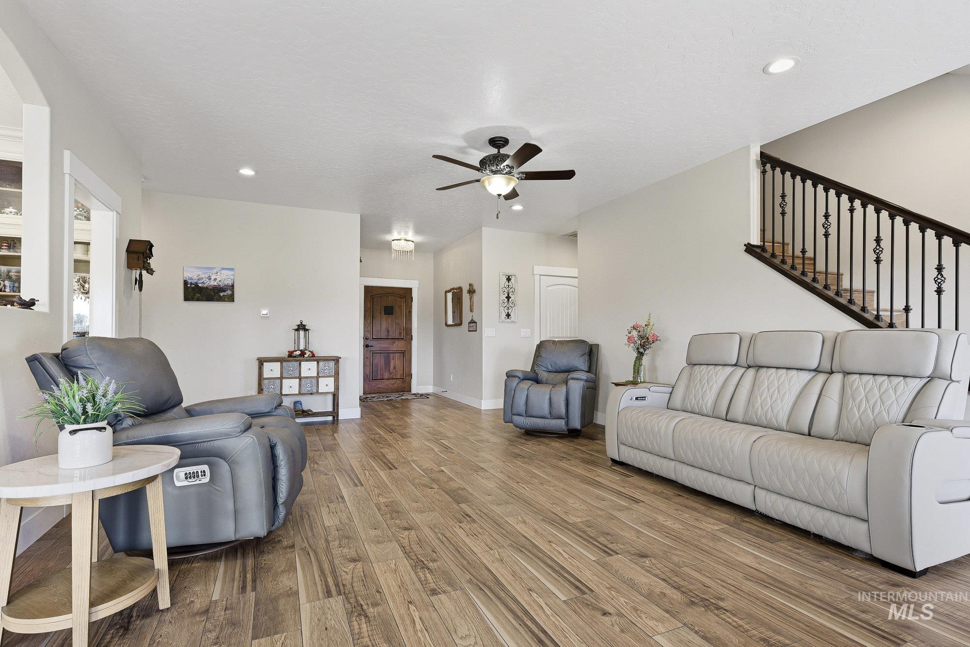 25810 Chandler Dr Property Photo 6
