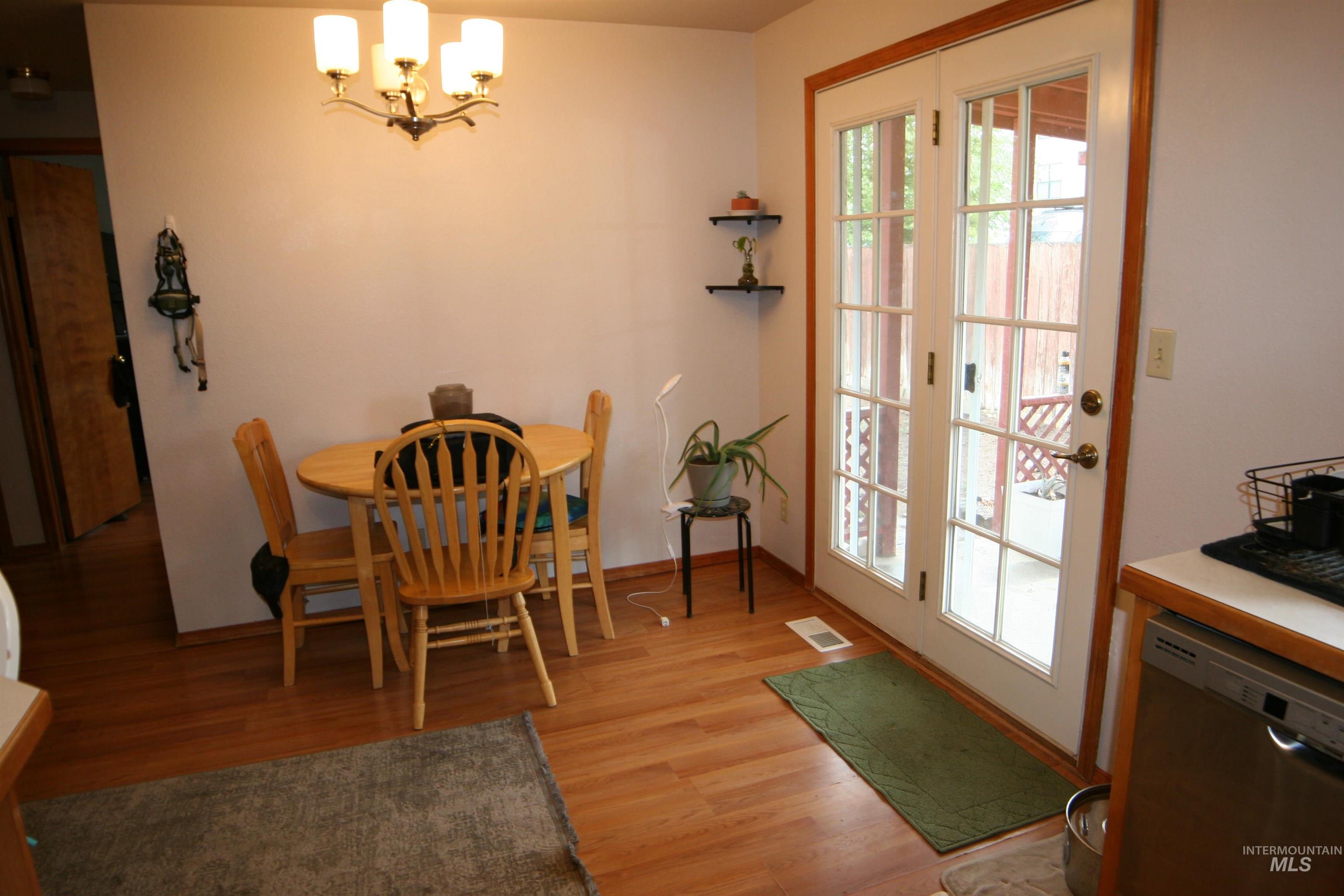 6132 N Brook Pl Property Photo 5