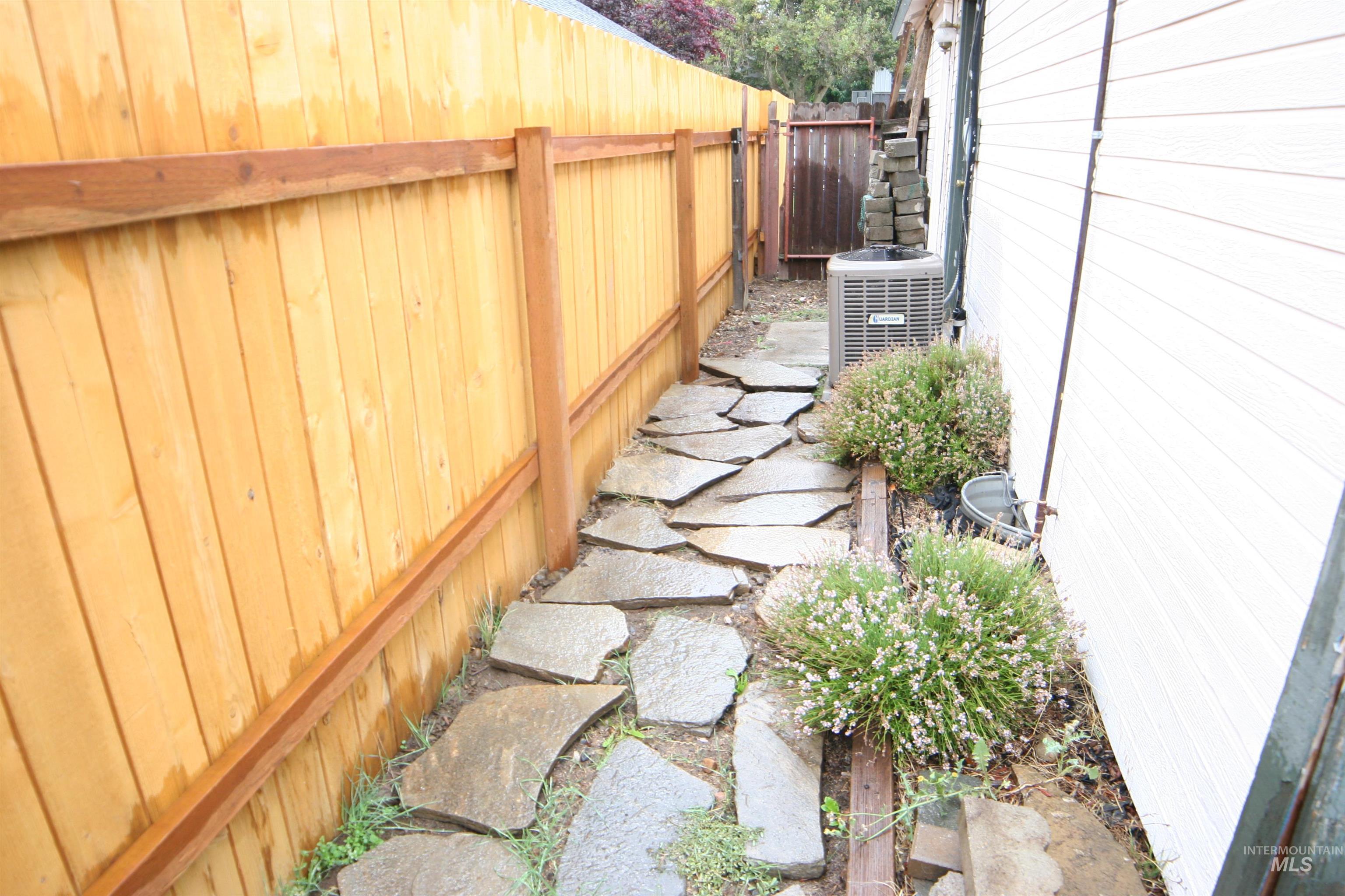 6132 N Brook Pl Property Photo 10