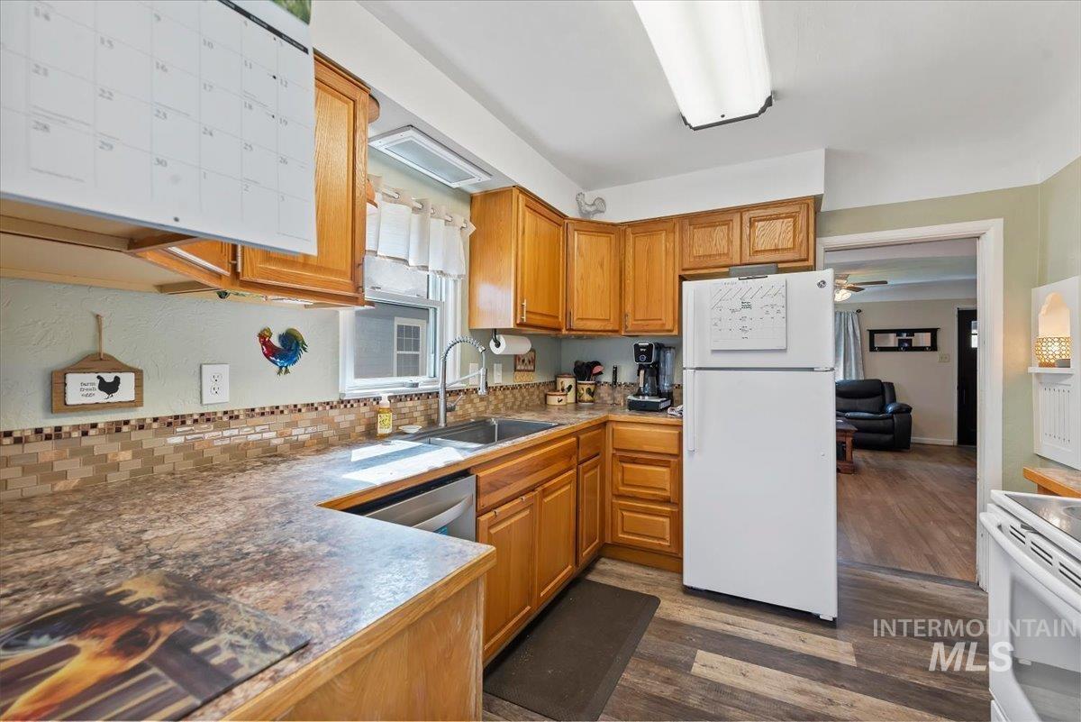 652 N 7th St. Property Photo 5