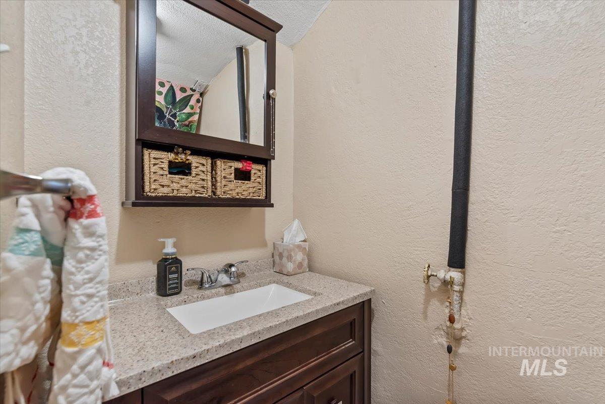 652 N 7th St. Property Photo 12
