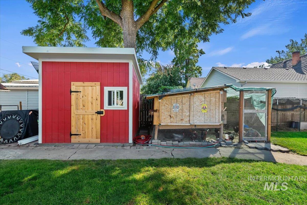652 N 7th St. Property Photo 16