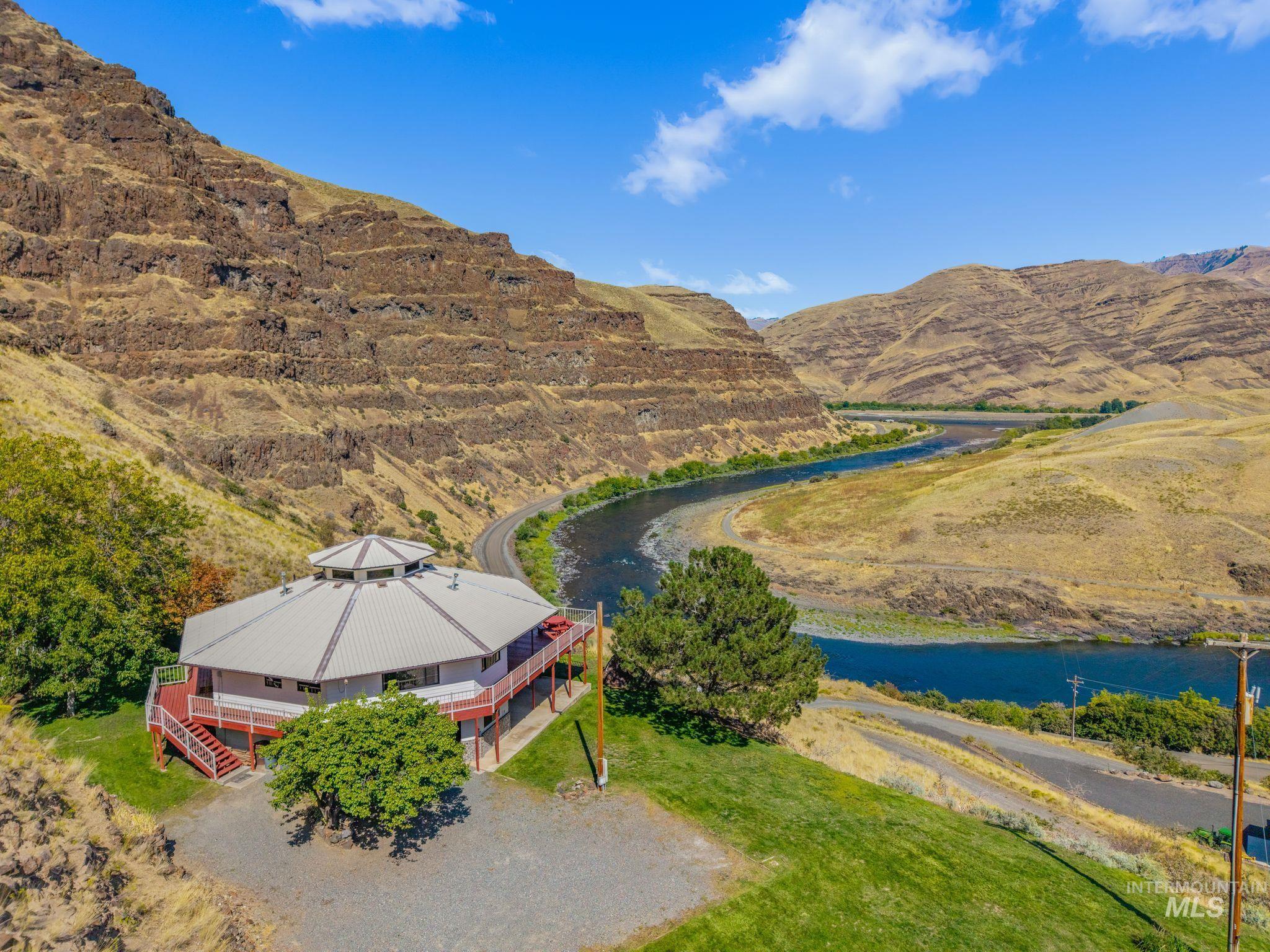 37896 Grande Ronde Property Photo 2