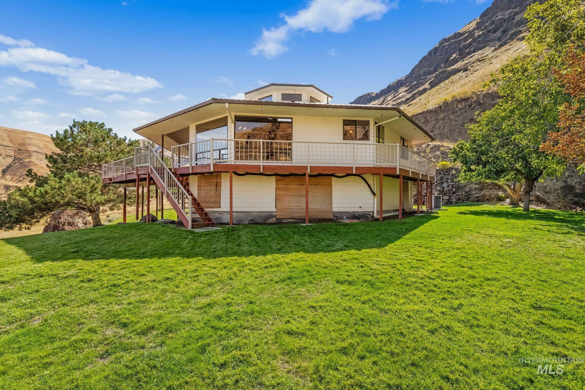 37896 Grande Ronde Property Photo 7