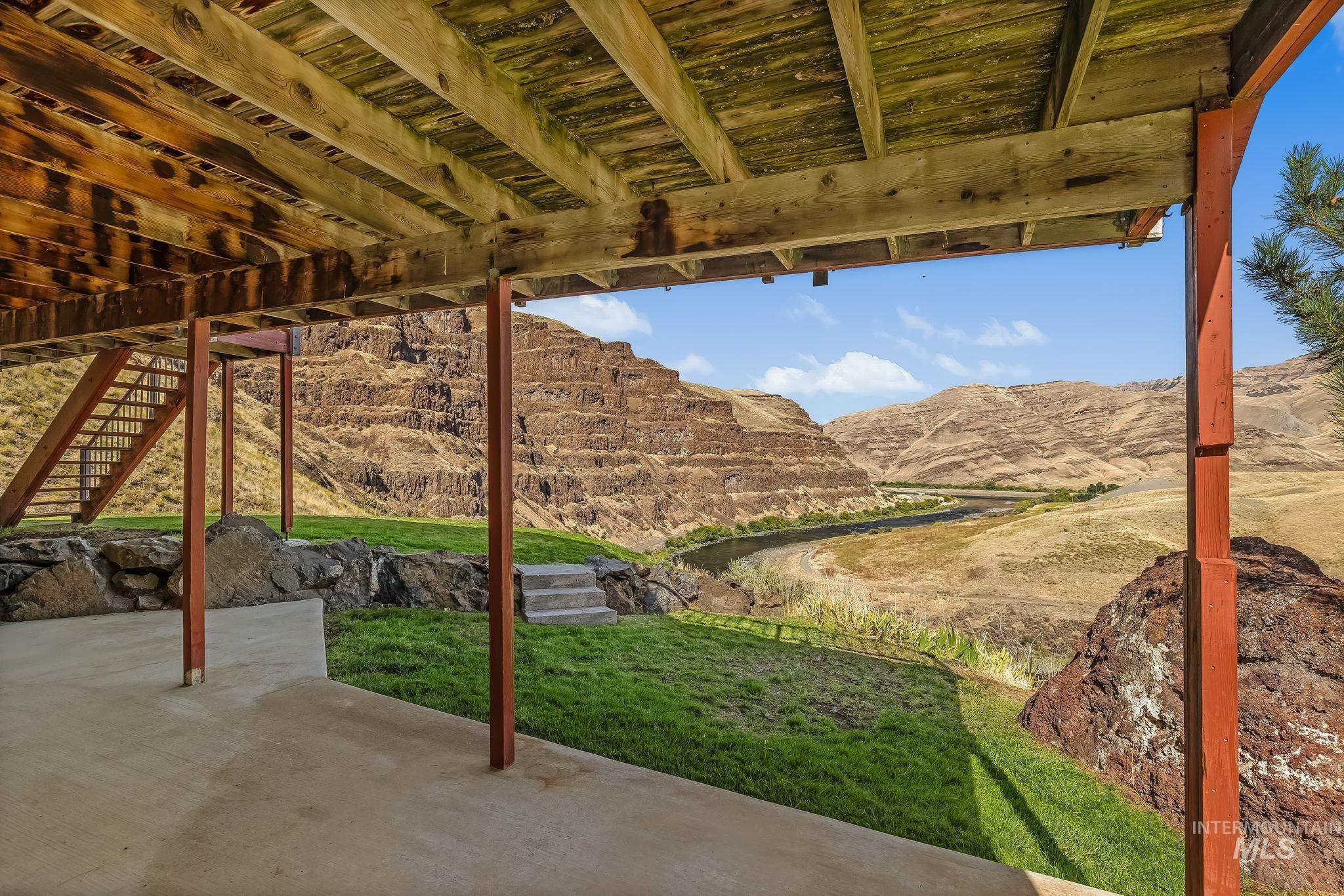 37896 Grande Ronde Property Photo 9