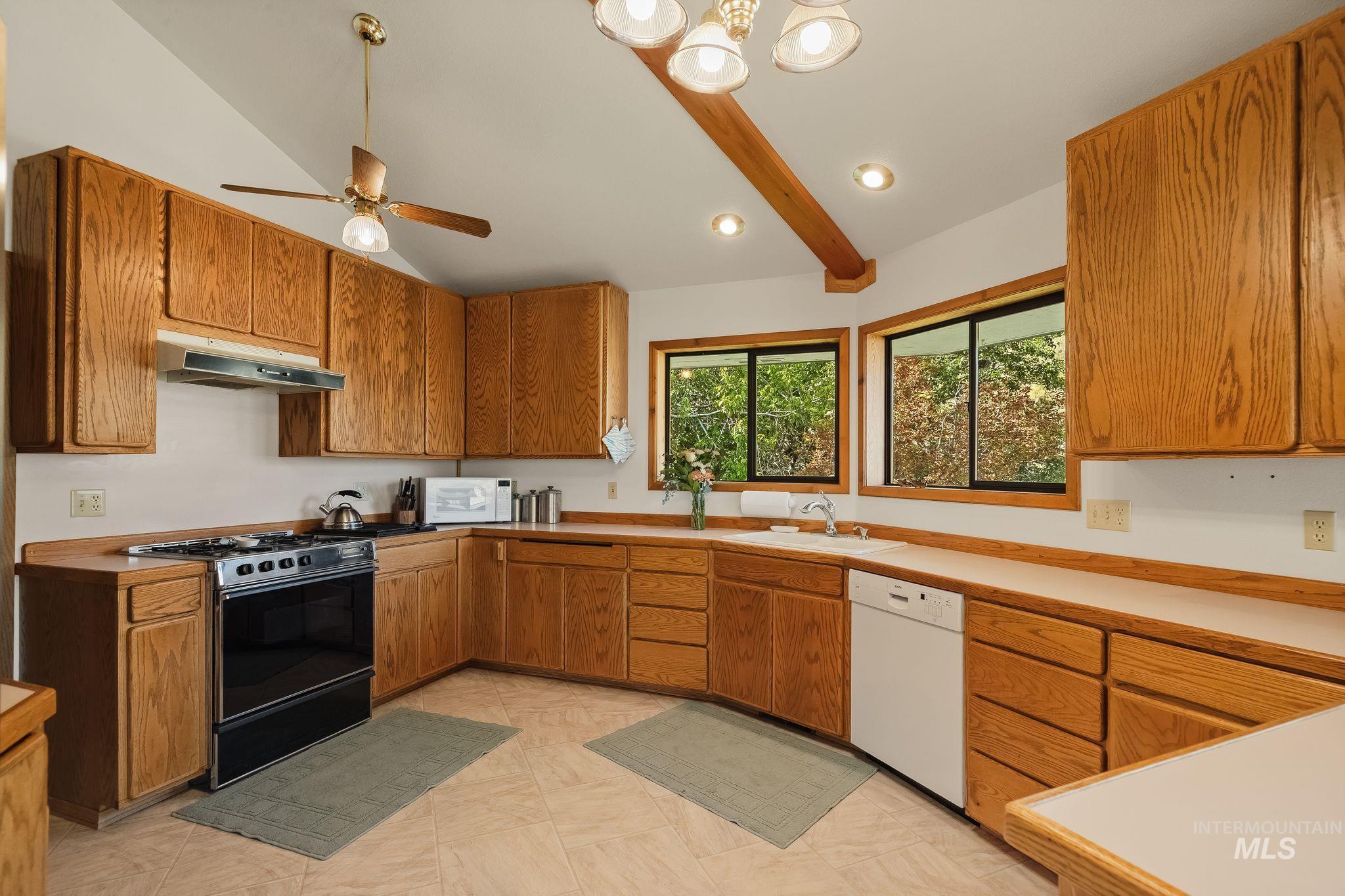 37896 Grande Ronde Property Photo 15