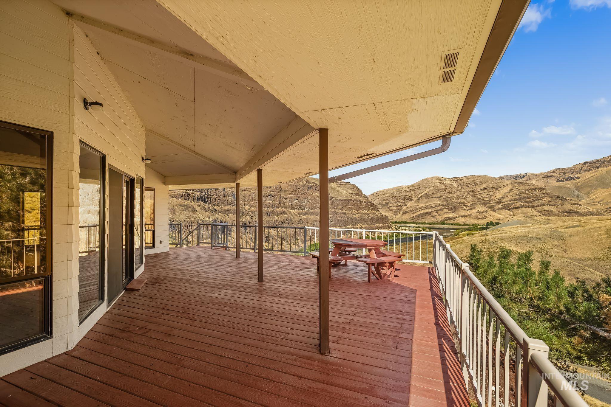37896 Snake River Rd Property Photo 7