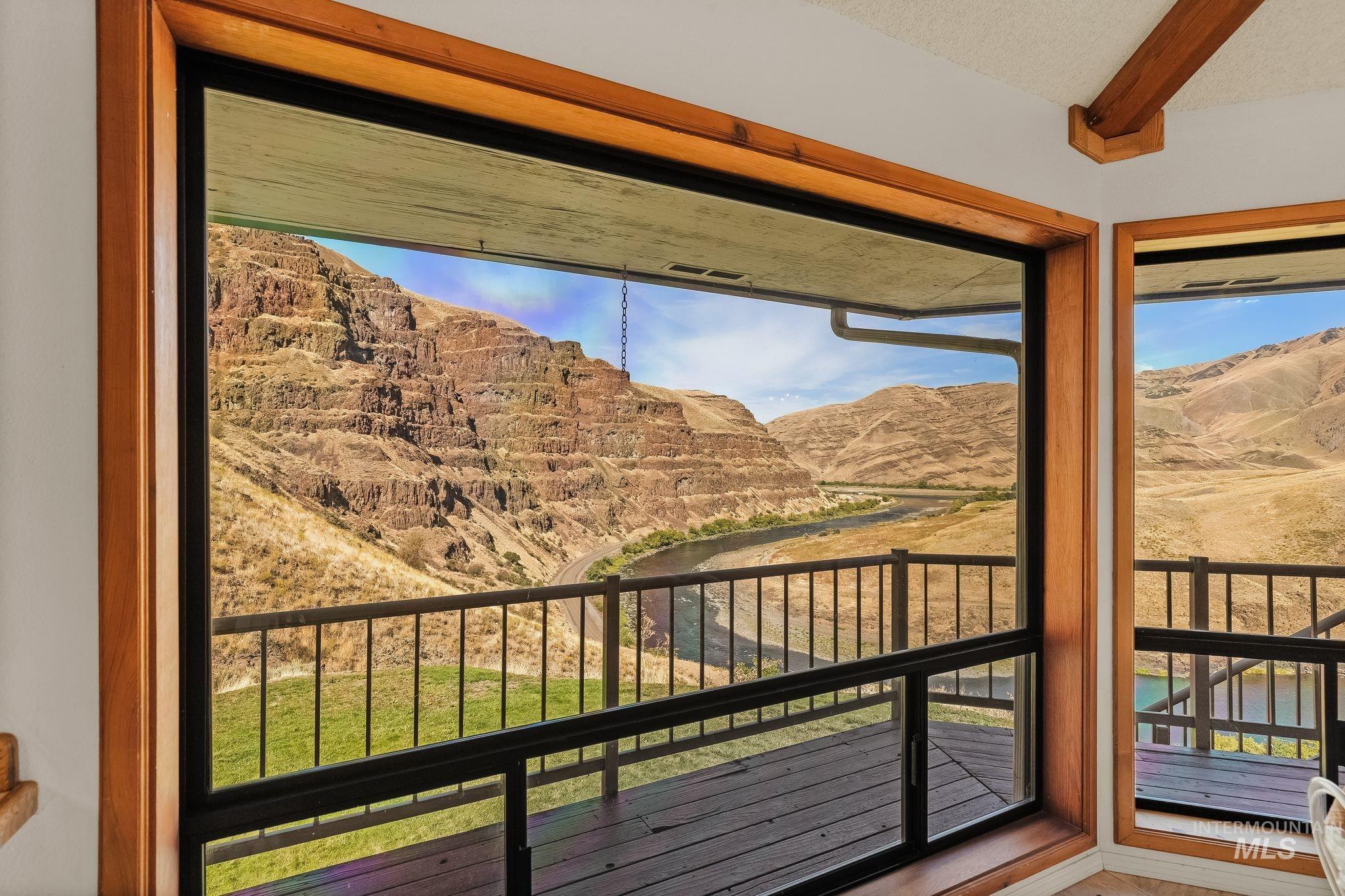 37896 Snake River Rd Property Photo 11