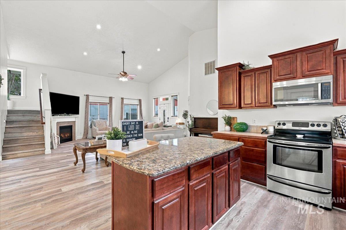 1408 Sandal Creek Property Photo 12