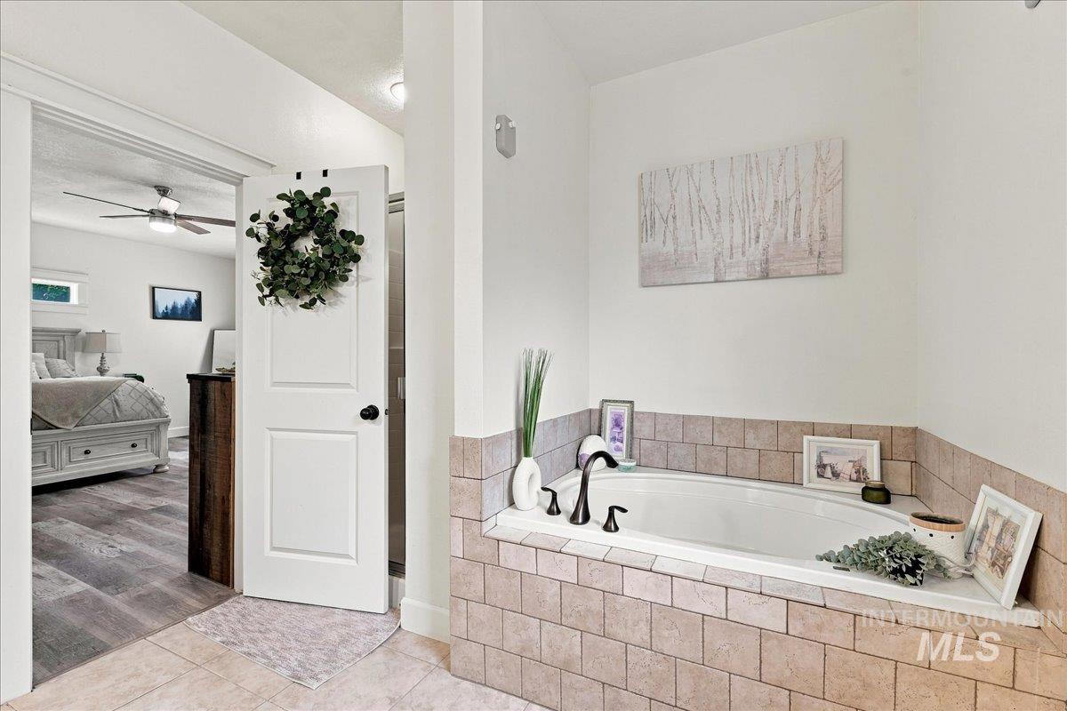 1408 Sandal Creek Property Photo 24