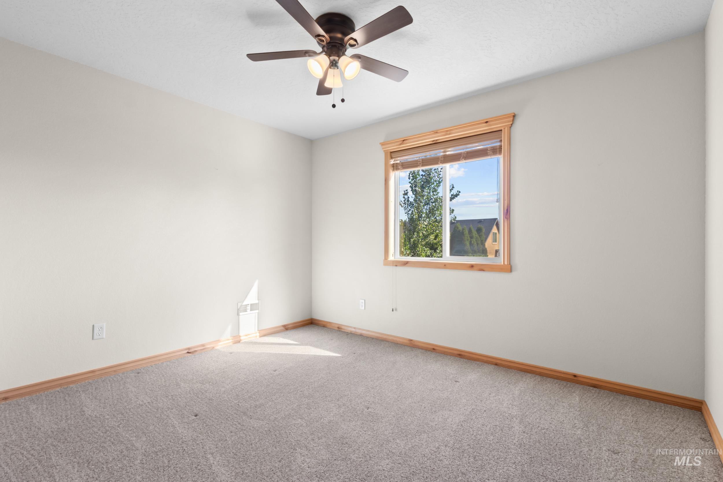 2341 E Meadowgrass St Property Photo 29