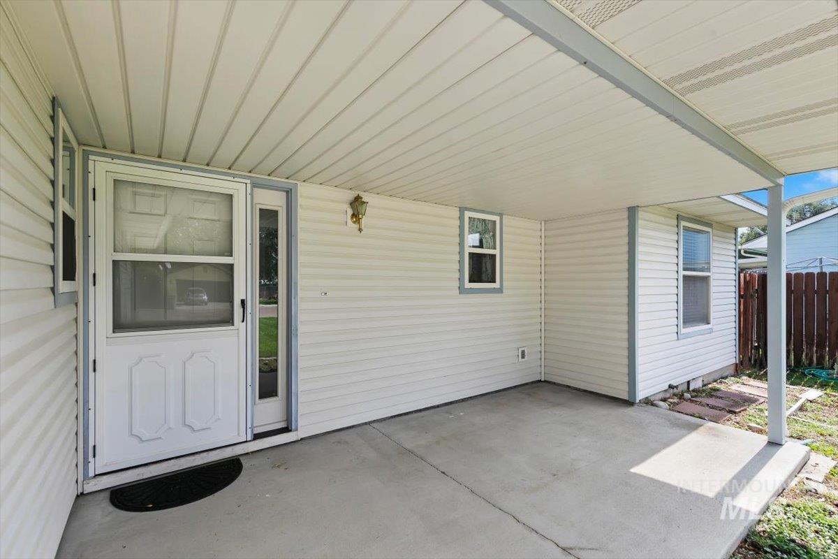 612 S Banner Street Property Photo 4