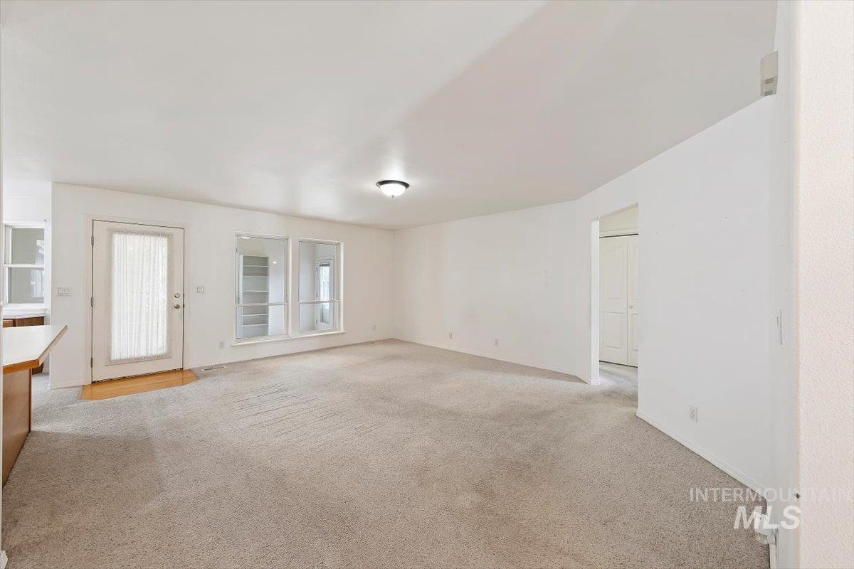 612 S Banner Street Property Photo 5