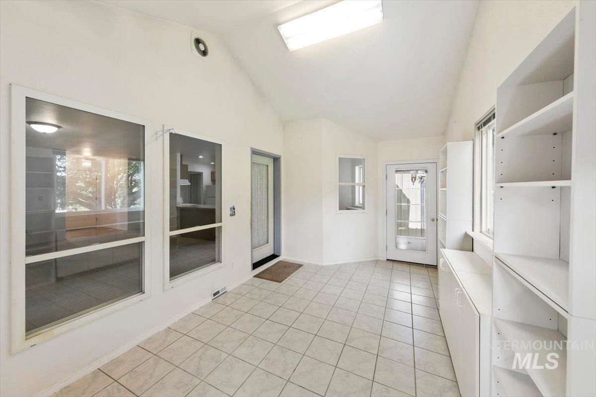 612 S Banner Street Property Photo 22